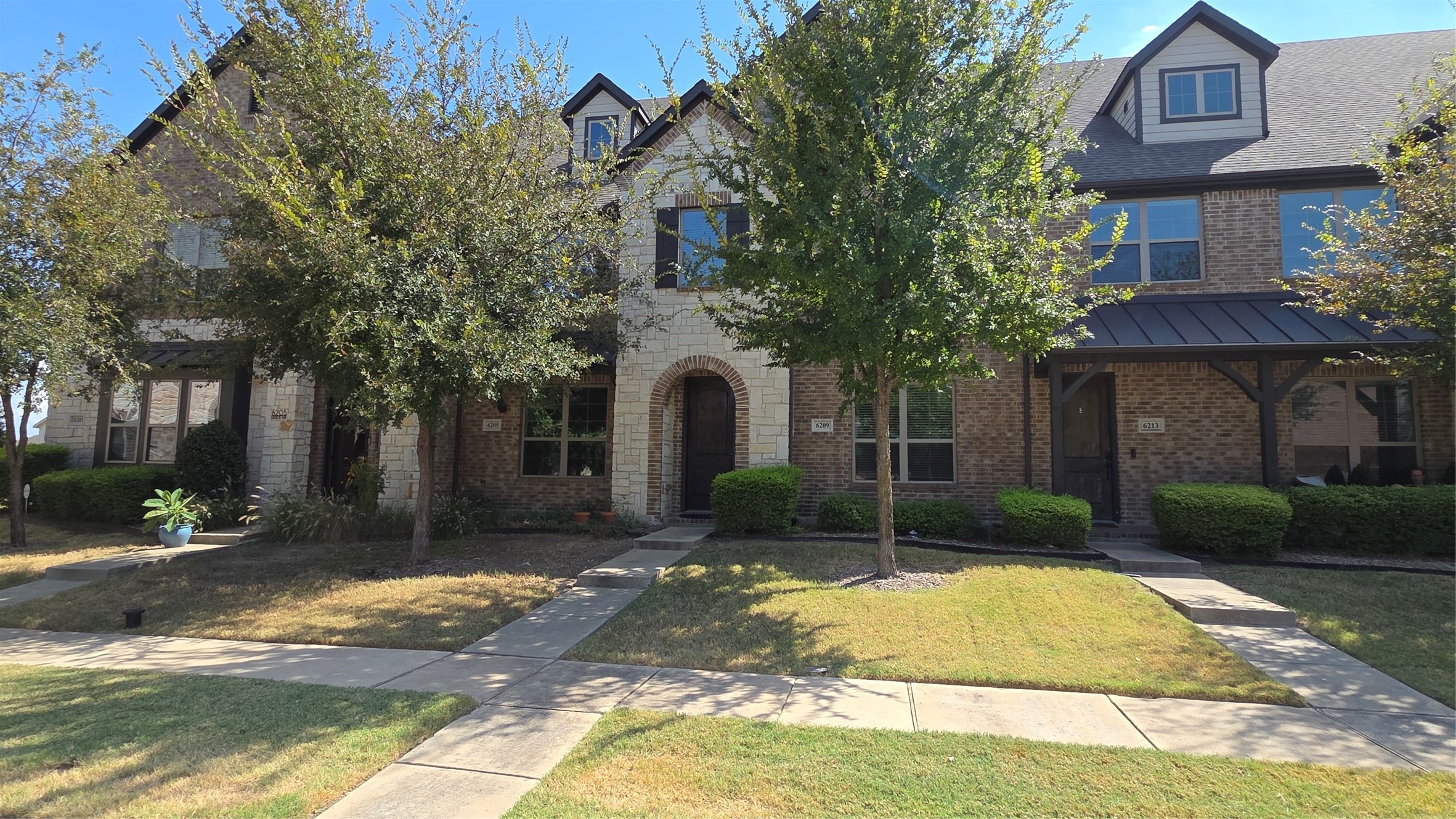 6209 Davison Way — photo