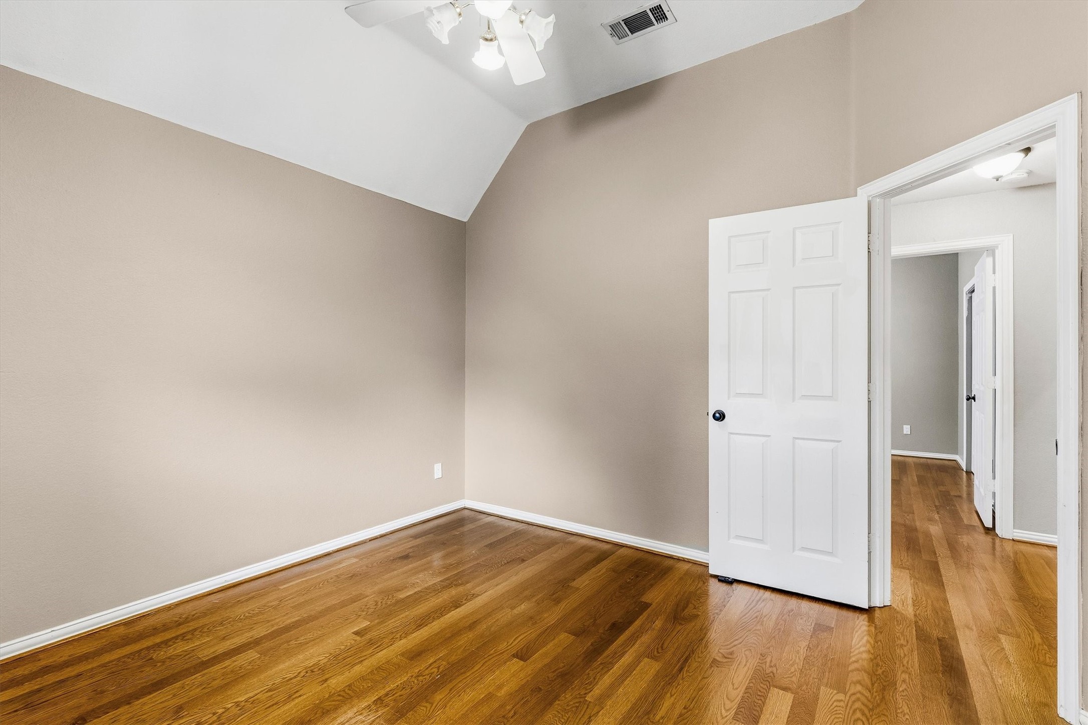 3916 Montrose Drive — photo