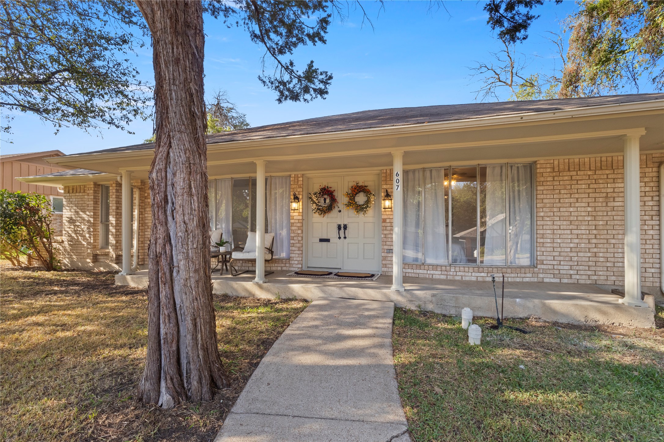 607 Parkwood Circle — photo