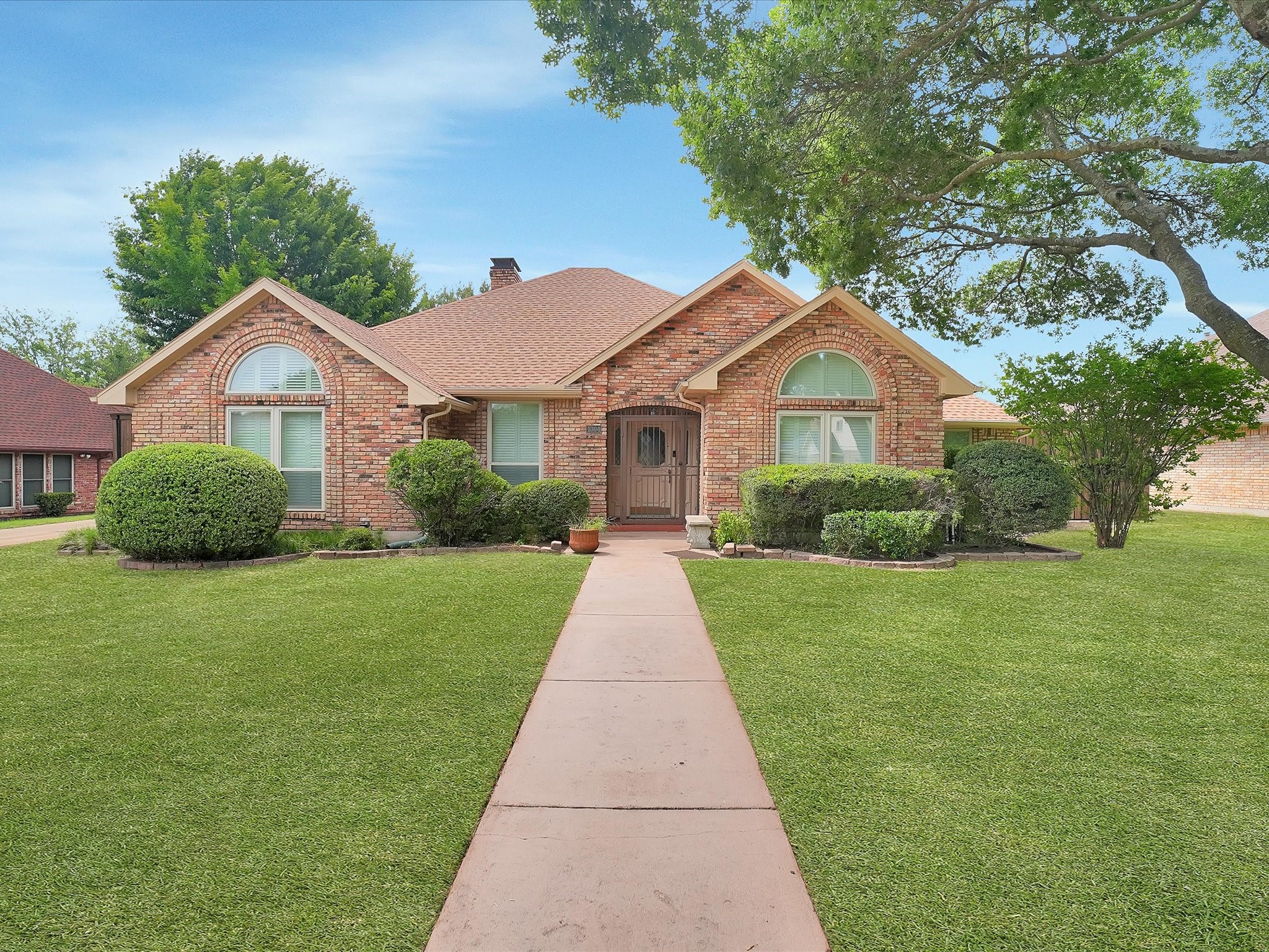 1304 Carriage Creek Drive — photo