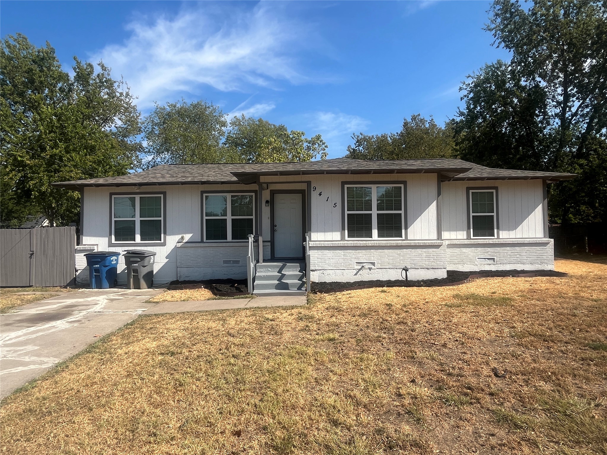 9415 Musgrave Drive — photo