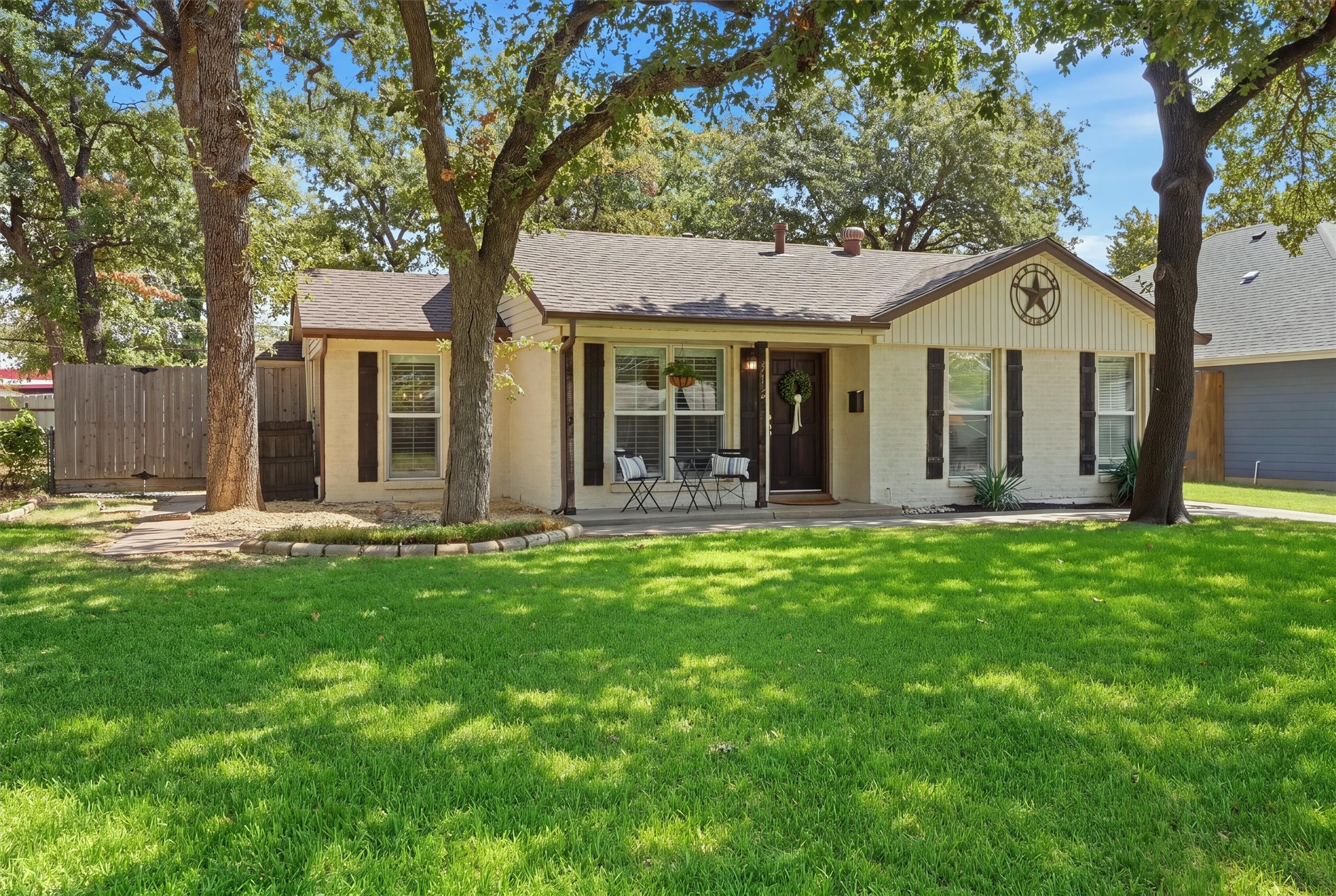 712 Thersa Drive — photo