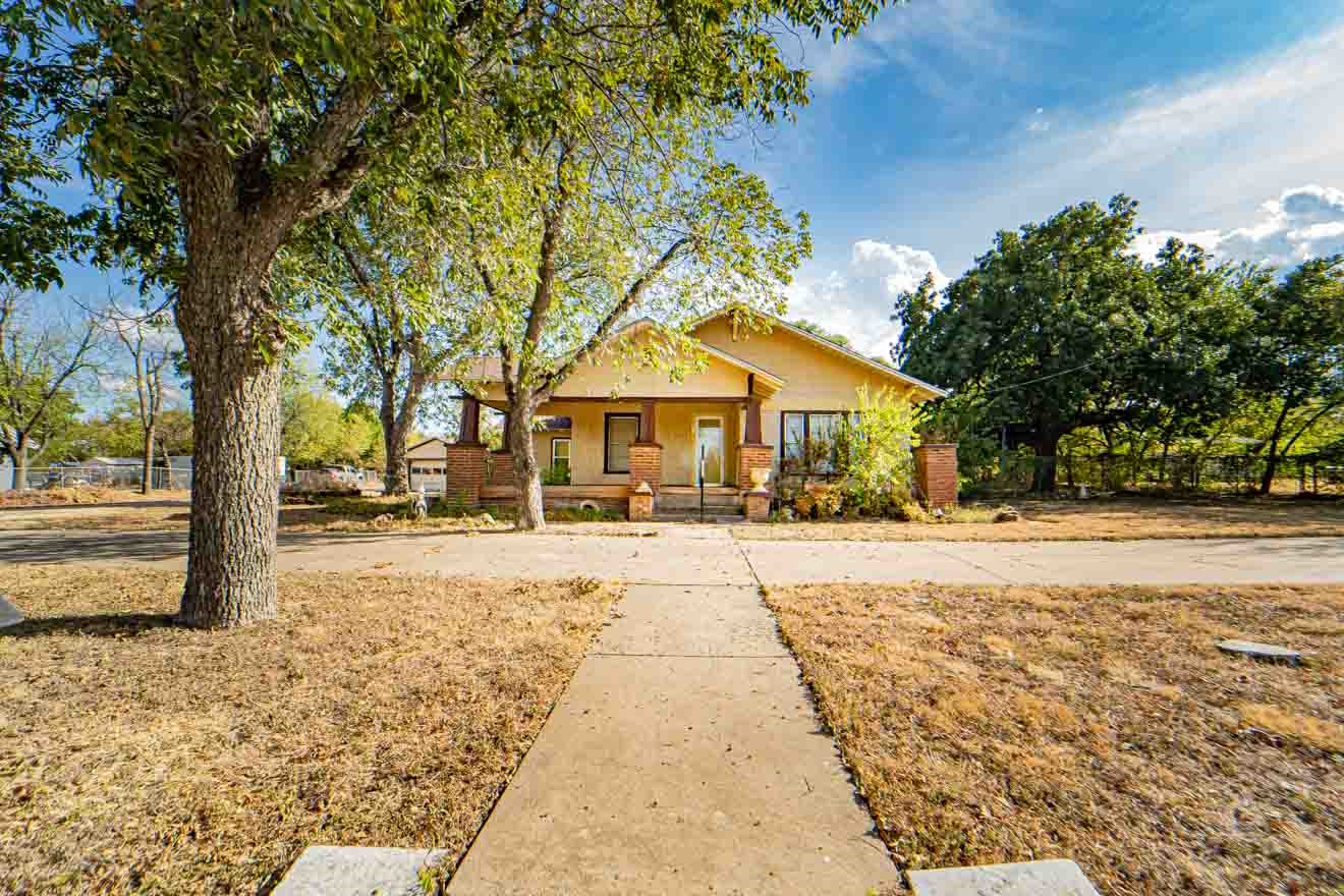 901 W Hullum Street — photo