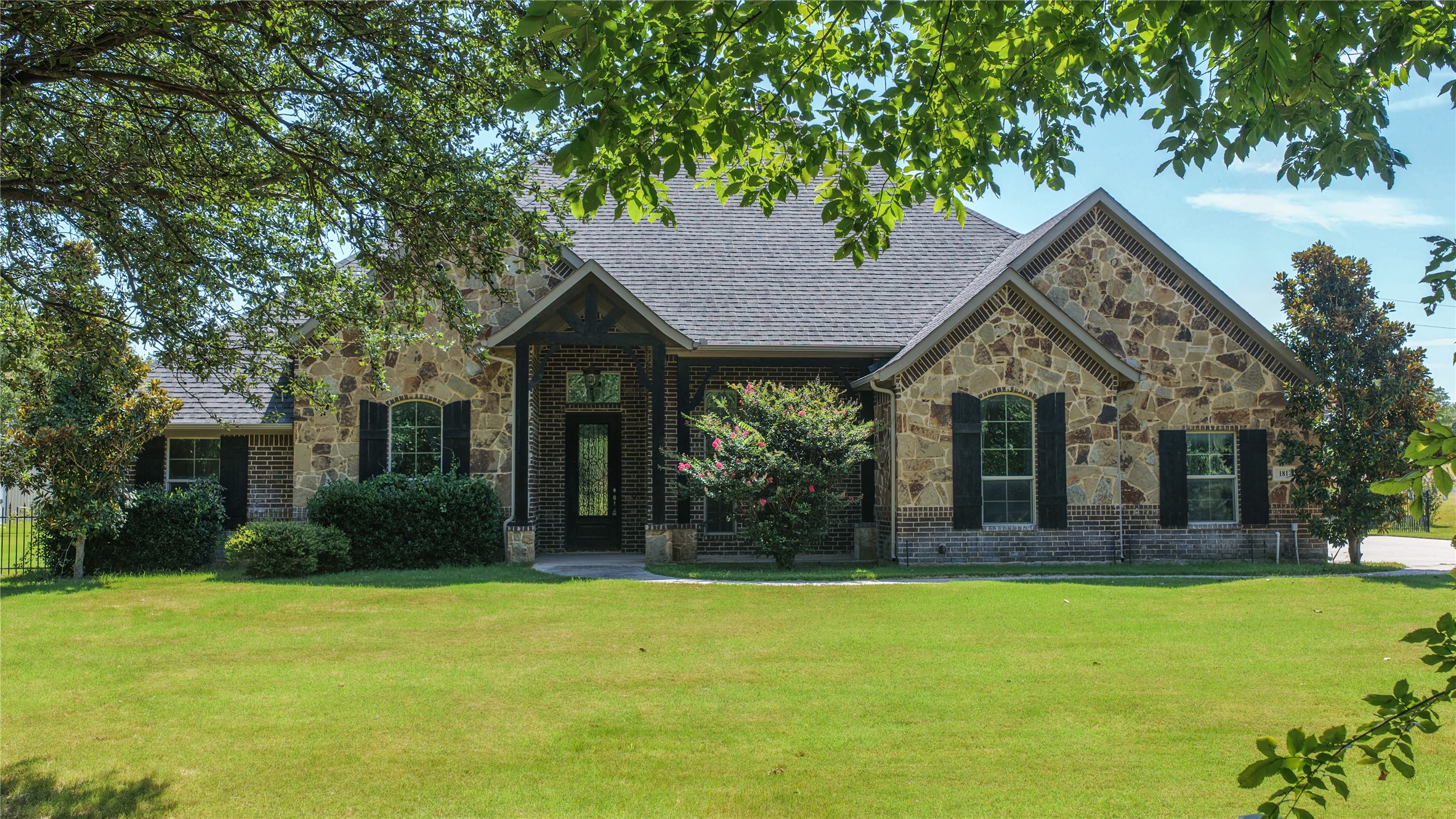 181 Fairview Court — photo