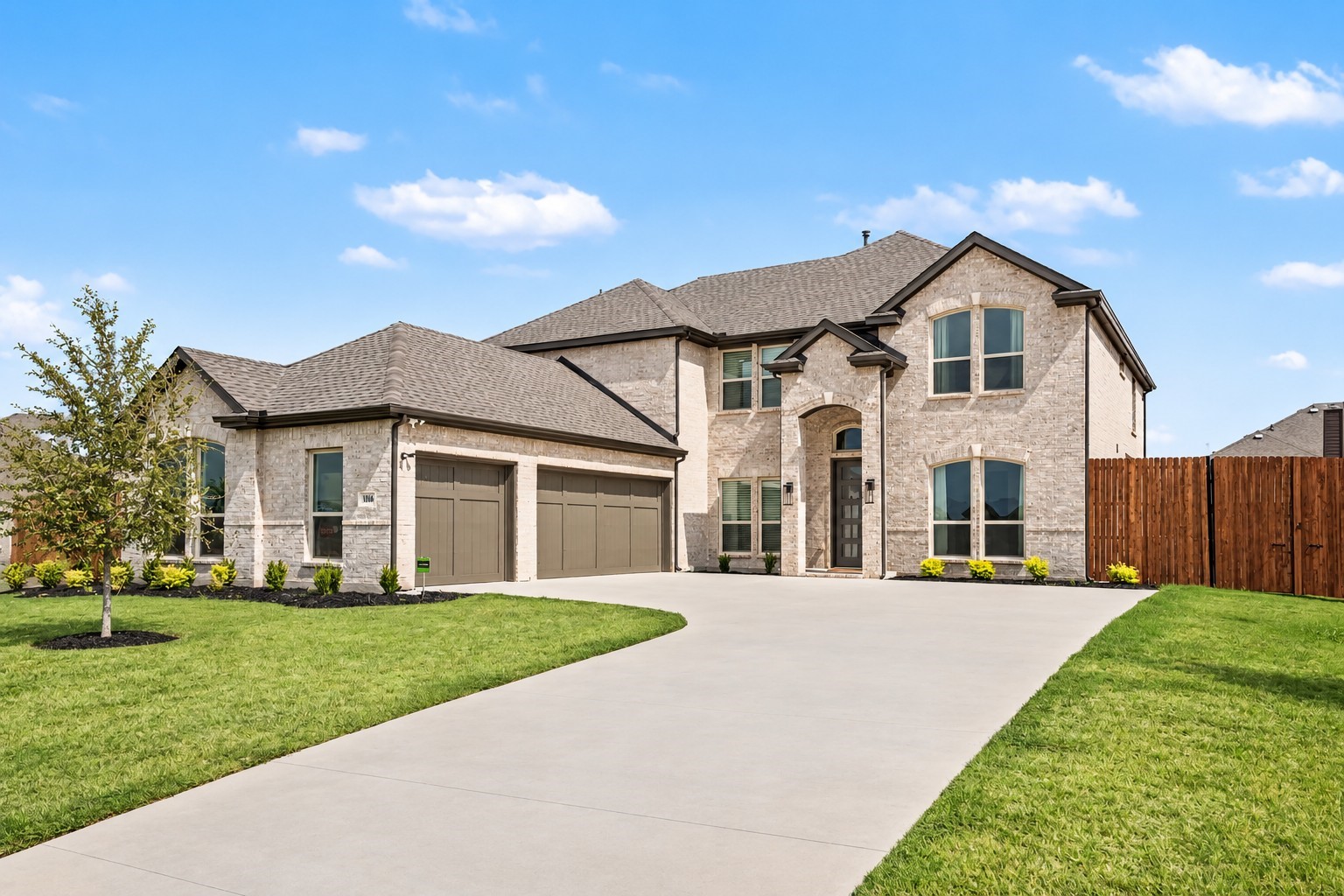 1806 Whisperwood Way — photo