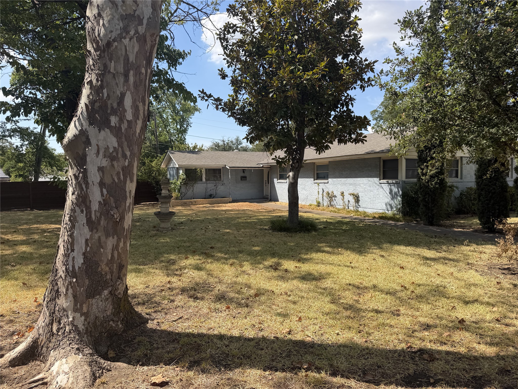 10149 Marsh Lane — photo