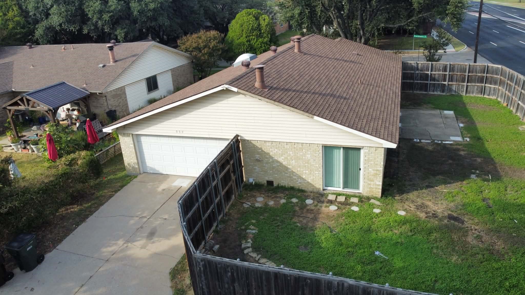 900 Overdowns Drive — photo