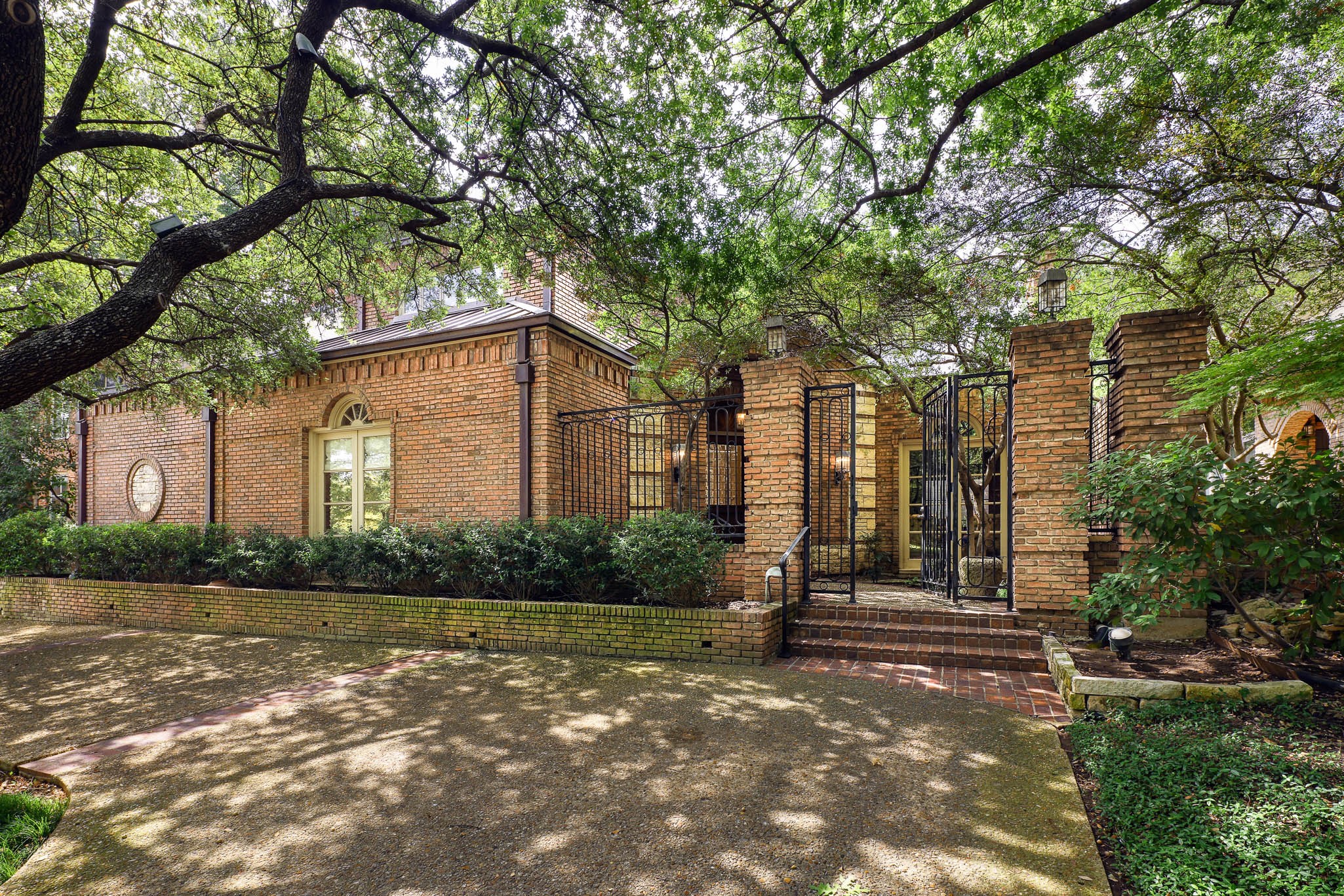 7724 Glen Albens Circle — photo