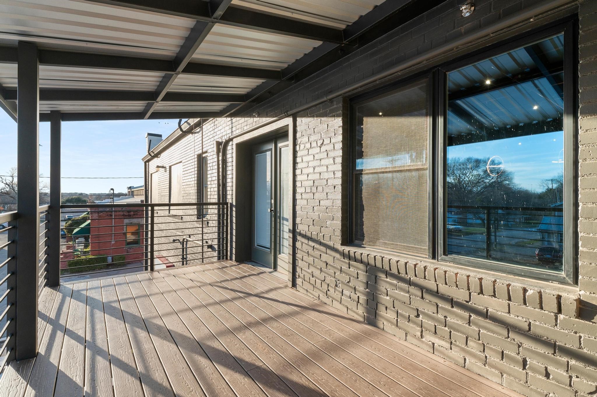 330 W Lamar Street 201 — photo
