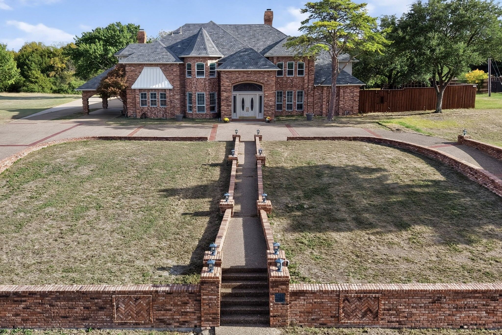 1132 Whispering Oaks Drive — photo