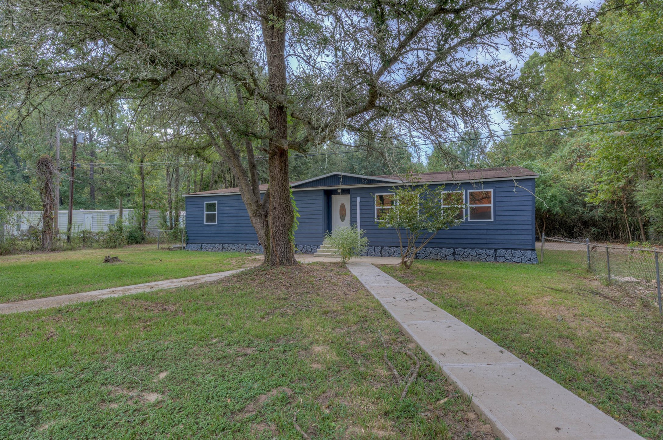 209 W Jackson Avenue — photo