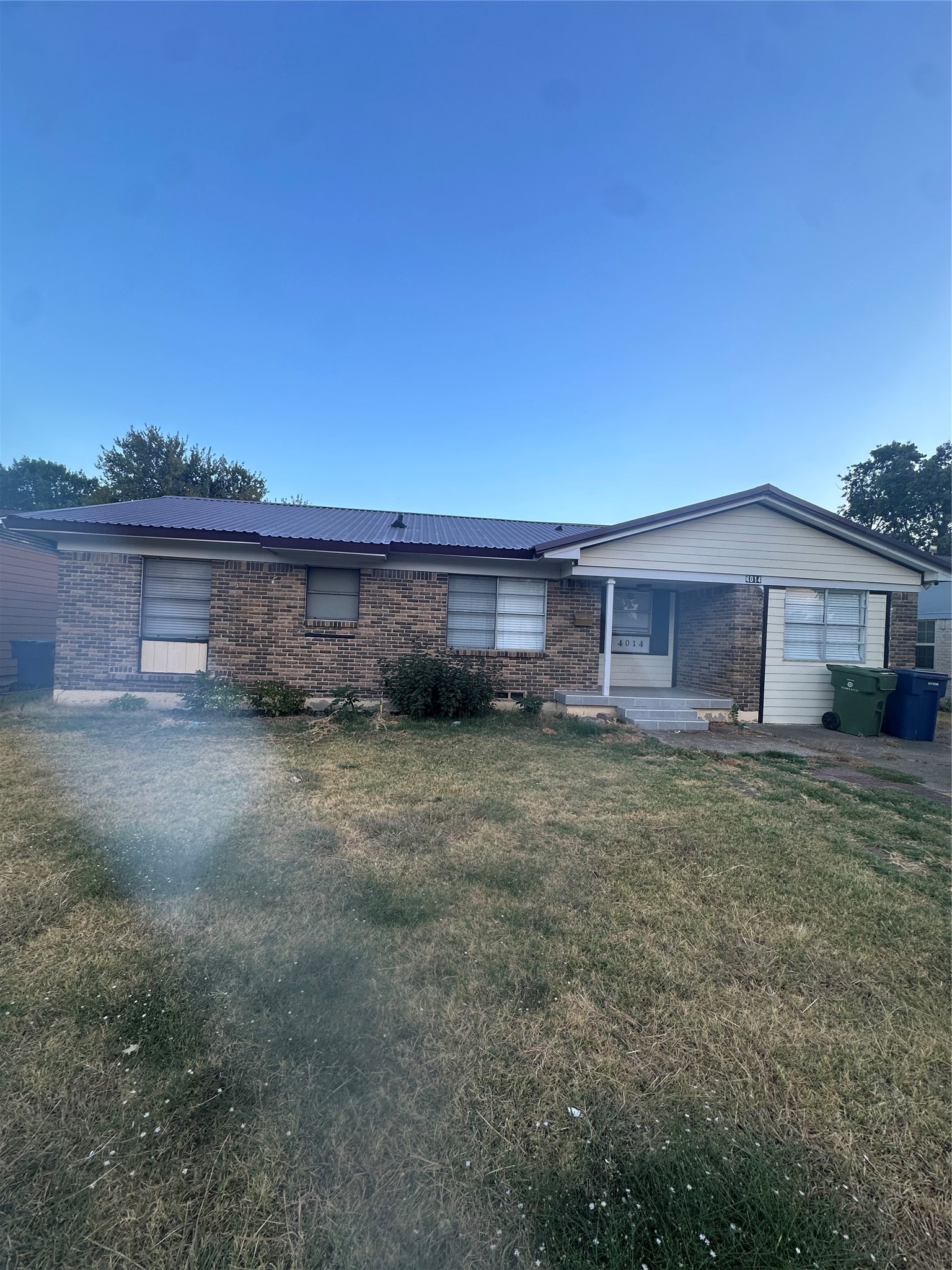 4014 W Walnut Street — photo
