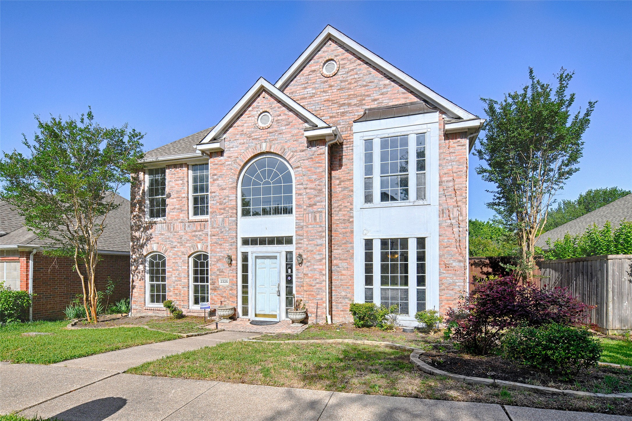 2325 Havard Oak Drive — photo