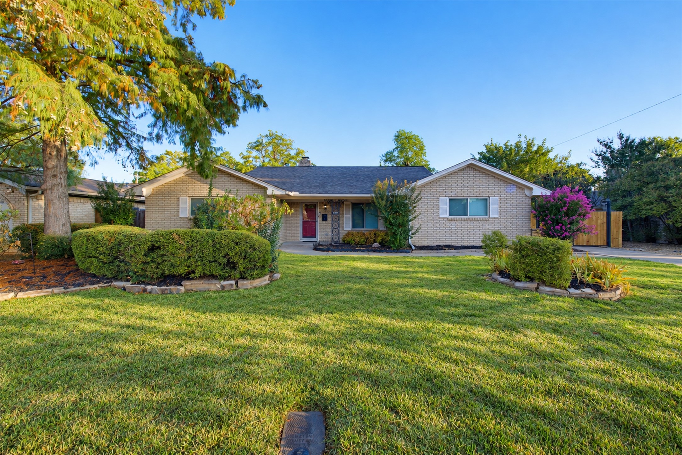 5005 Fall River Drive — photo