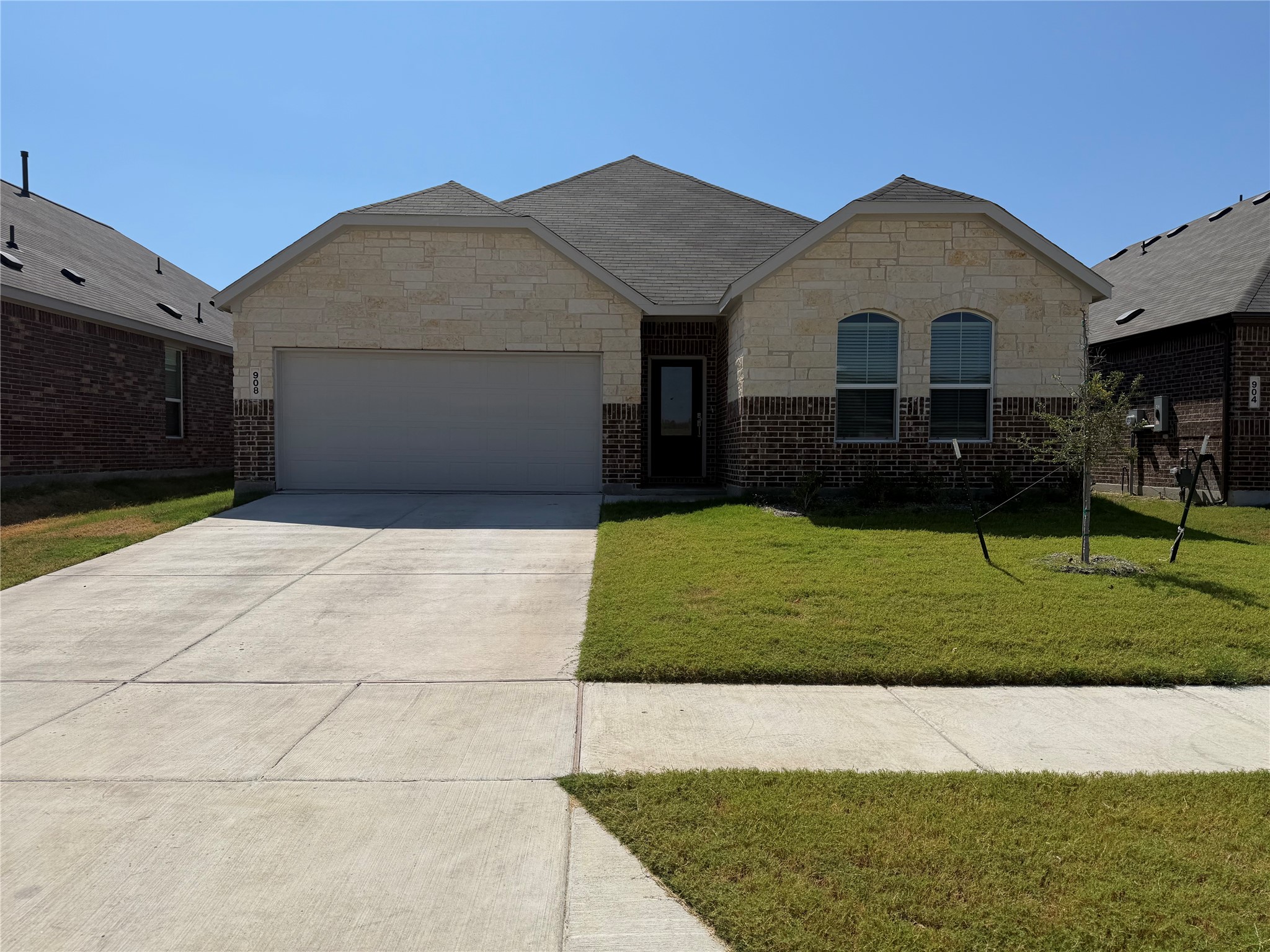 908 Sugarberry Street — photo