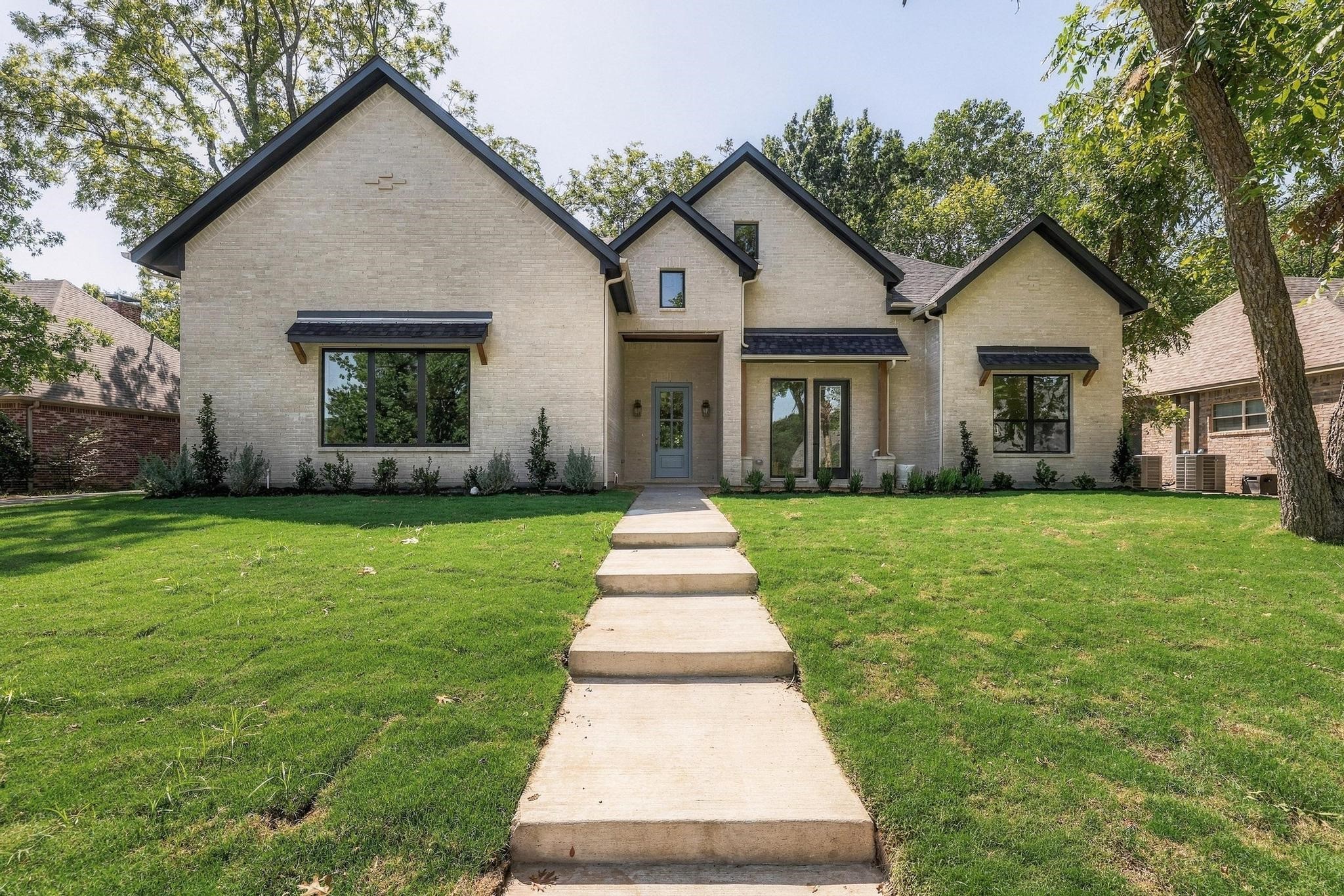 2510 Creekbend Circle — photo