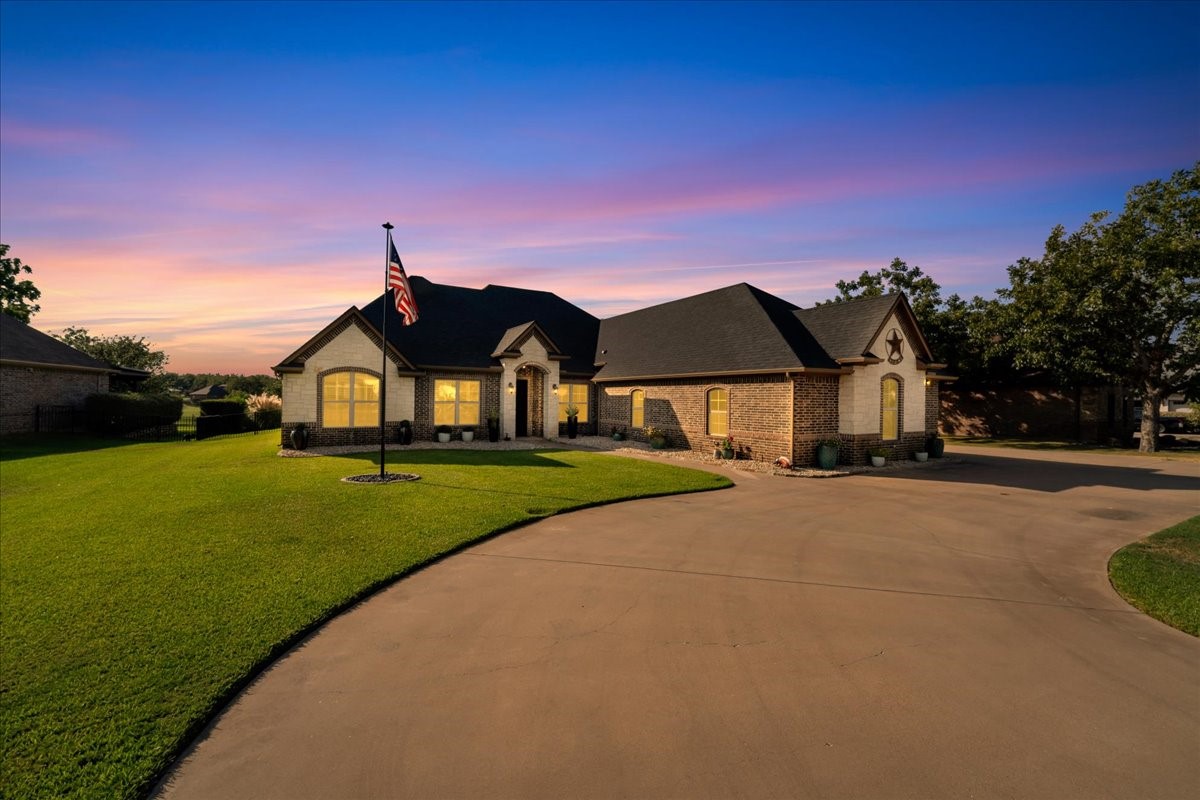 6410 Pinehurst Drive — photo