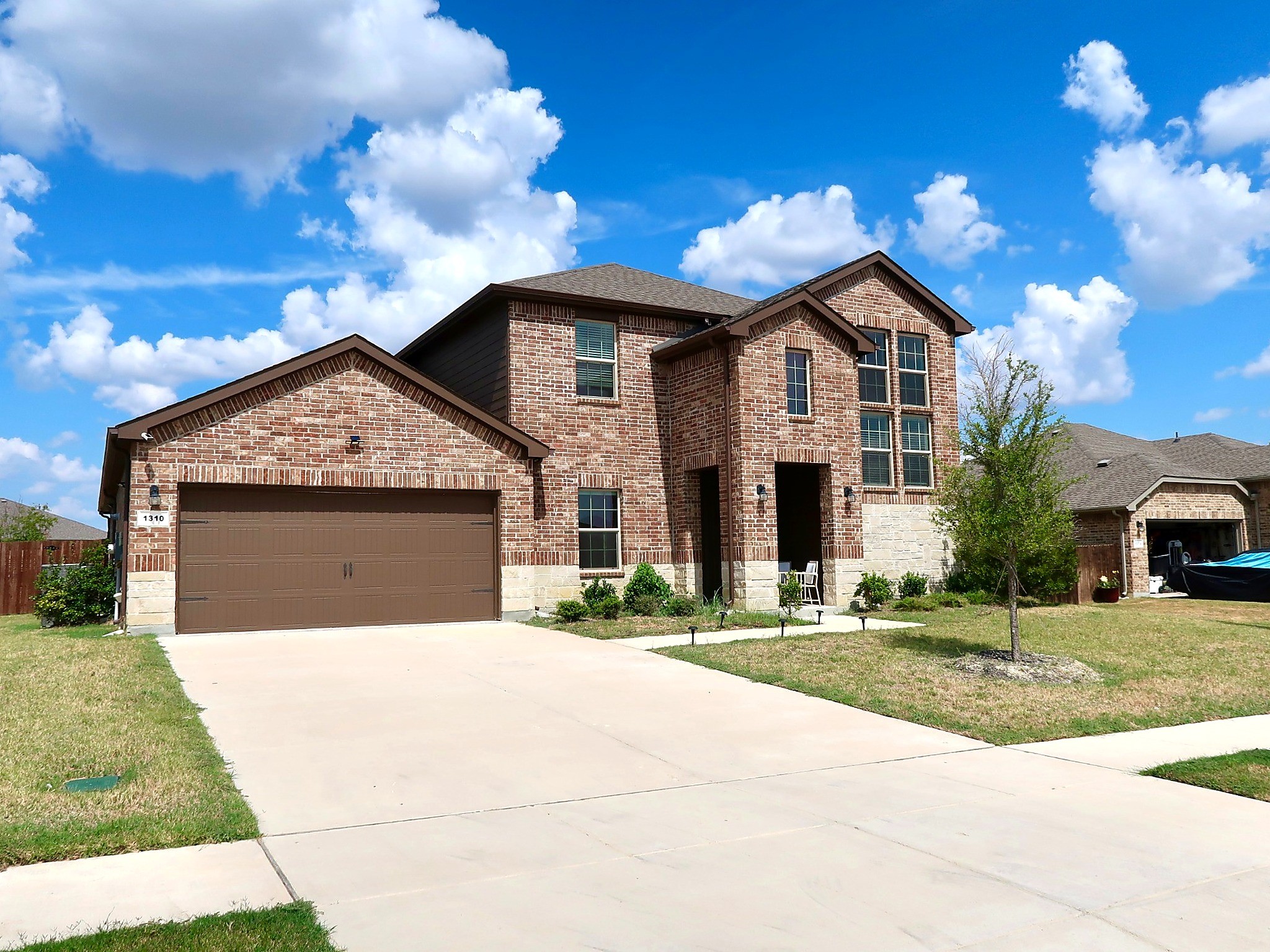 1310 Tophill Drive — photo