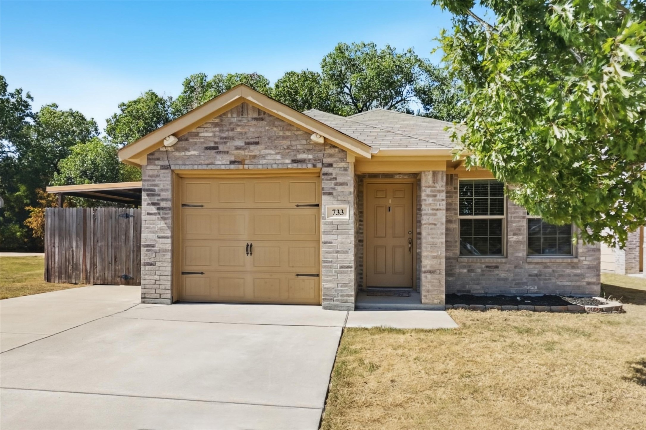 733 River Hill Lane — photo