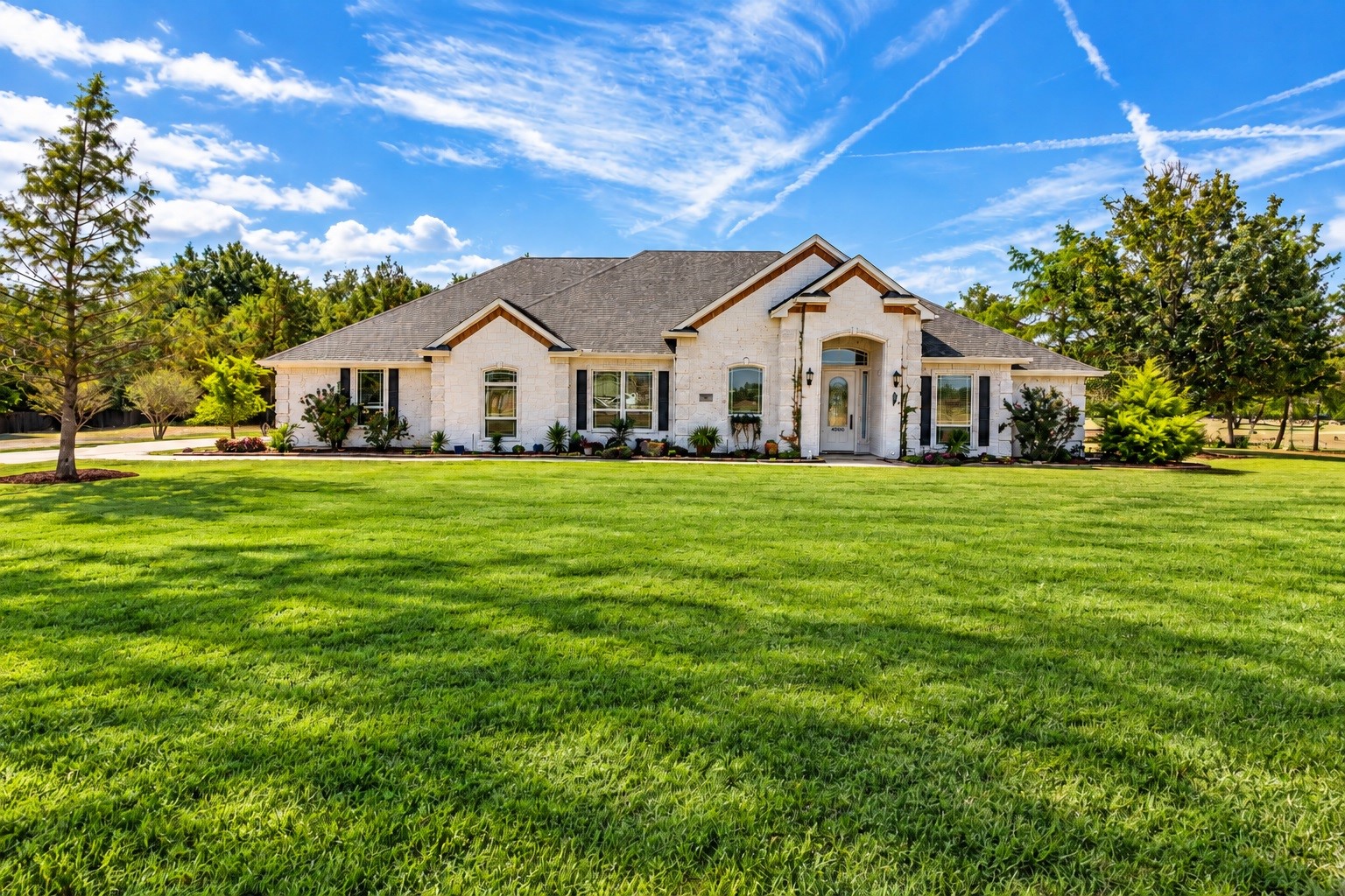 4000 Meadow View Circle — photo