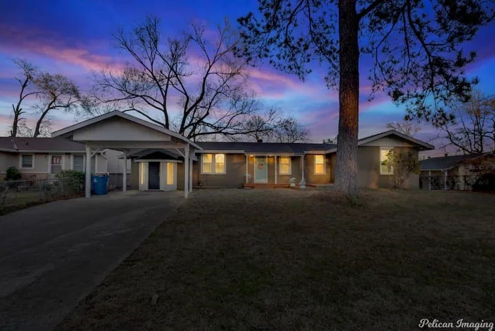 7204 S Lakeshore Drive — photo