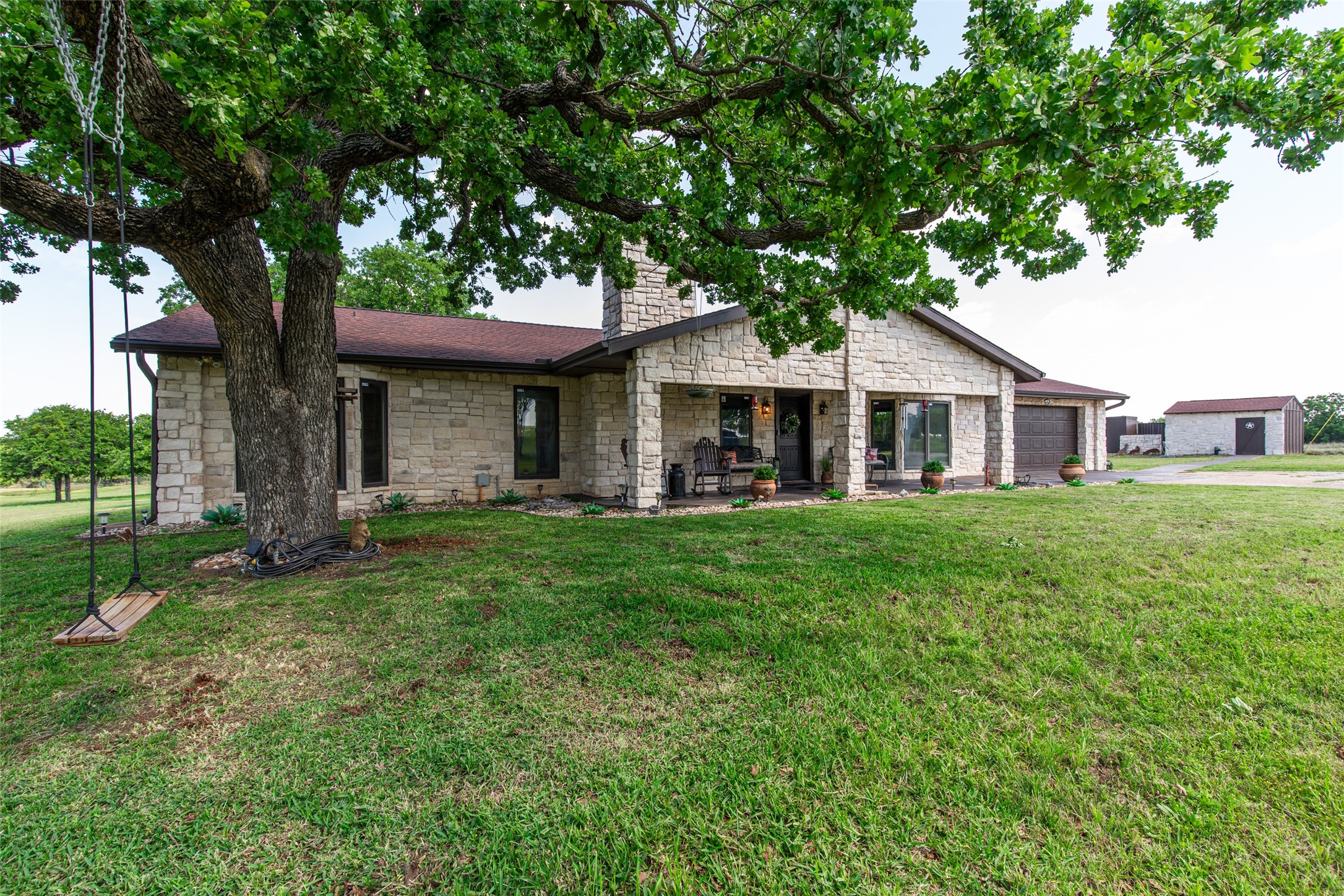 2043 Huddleston Road — photo