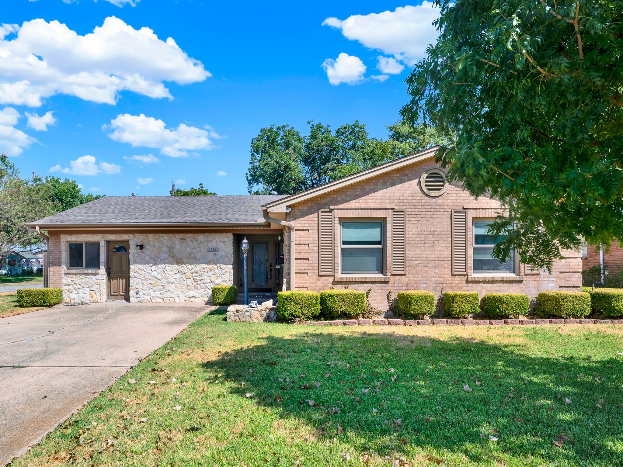 1338 Belaire Drive — photo
