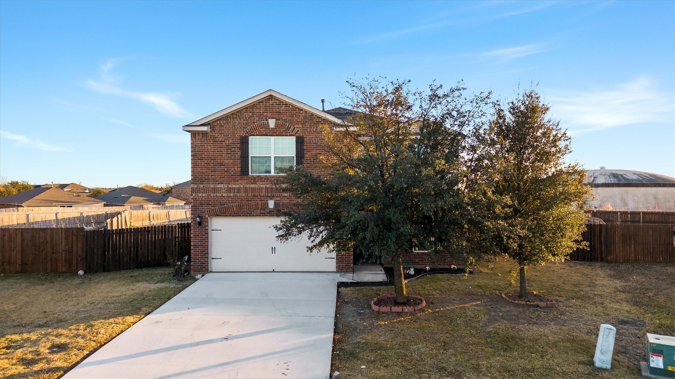 2112 Foxglove Court — photo