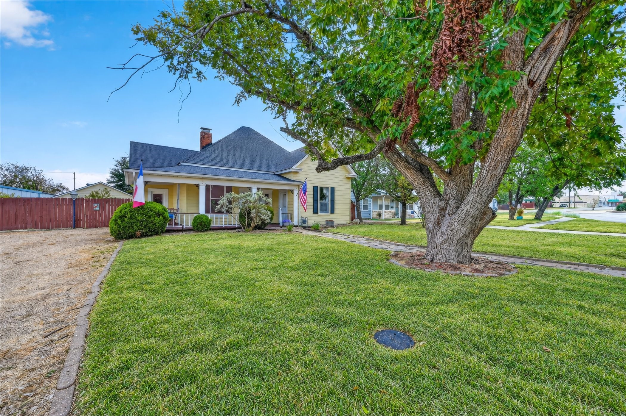 304 E Main Street, Itasca, TX 76055 — photo 2