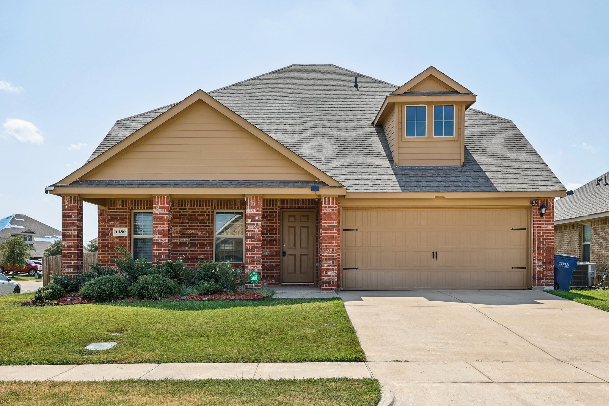 1180 Wentworth Way — photo