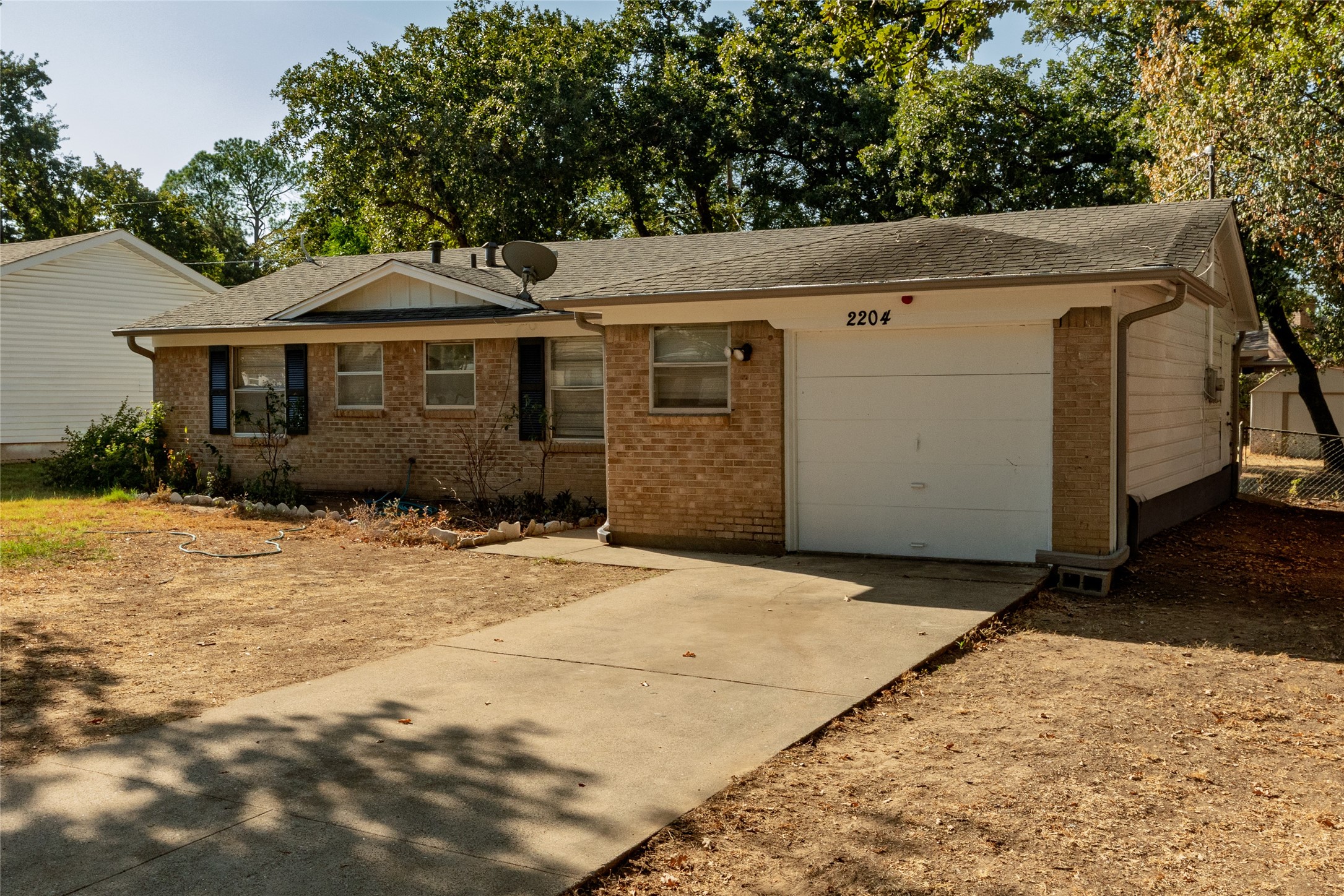 2204 Cales Drive — photo