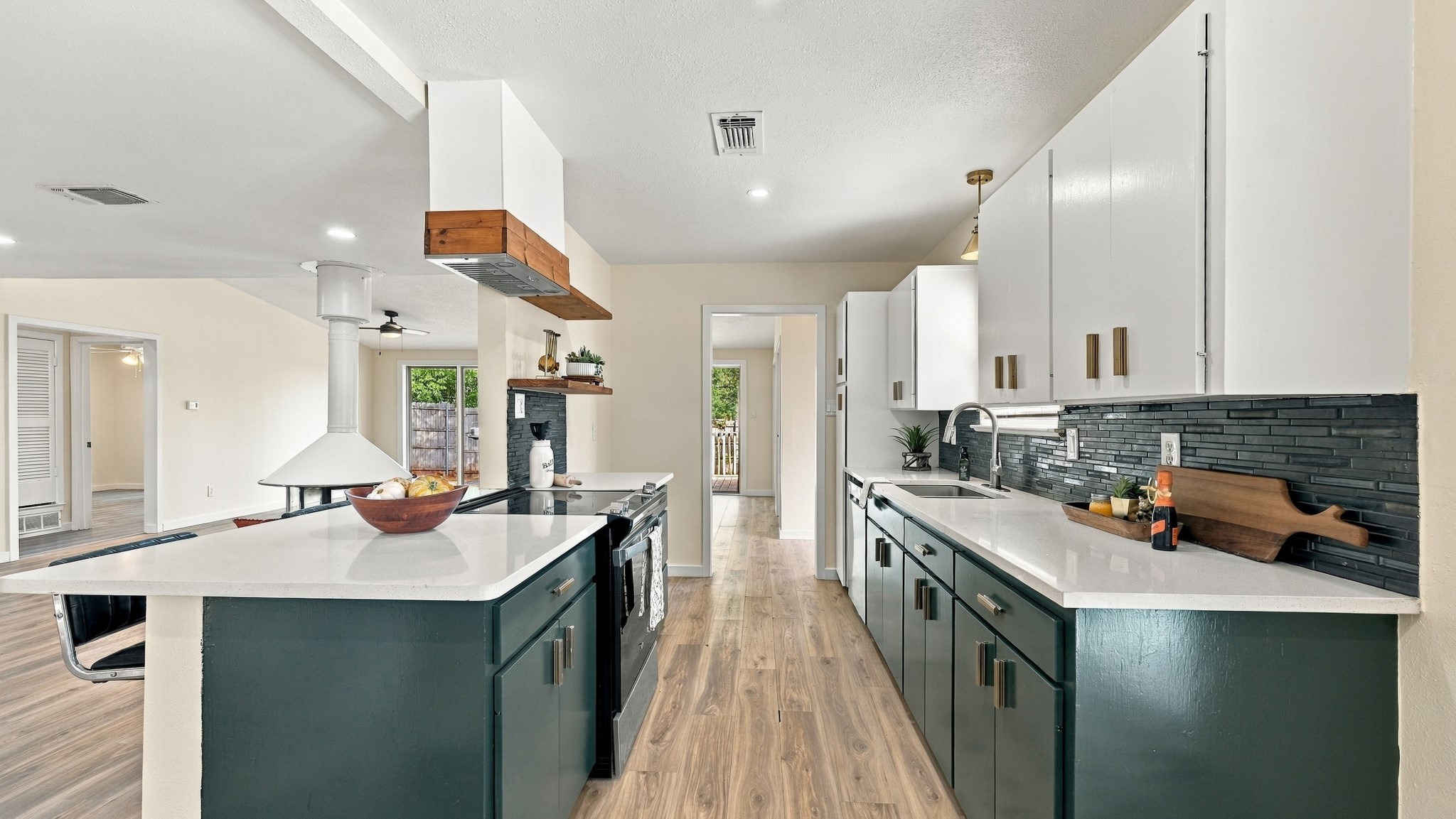 1206 Foster Lane — photo