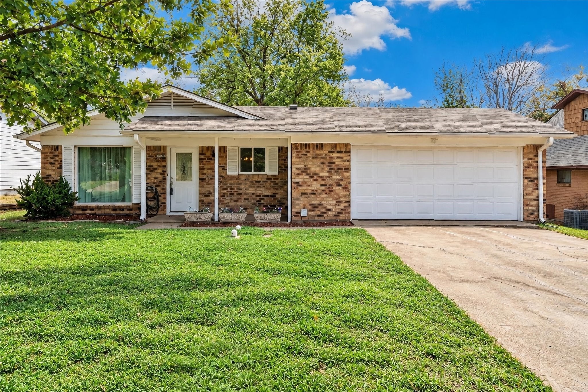 1109 S Valentine Drive — photo