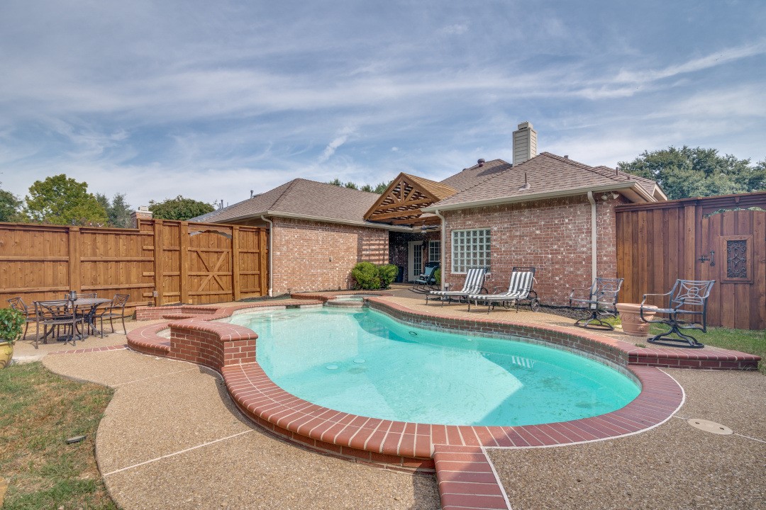 4914 Petersburg Drive — photo