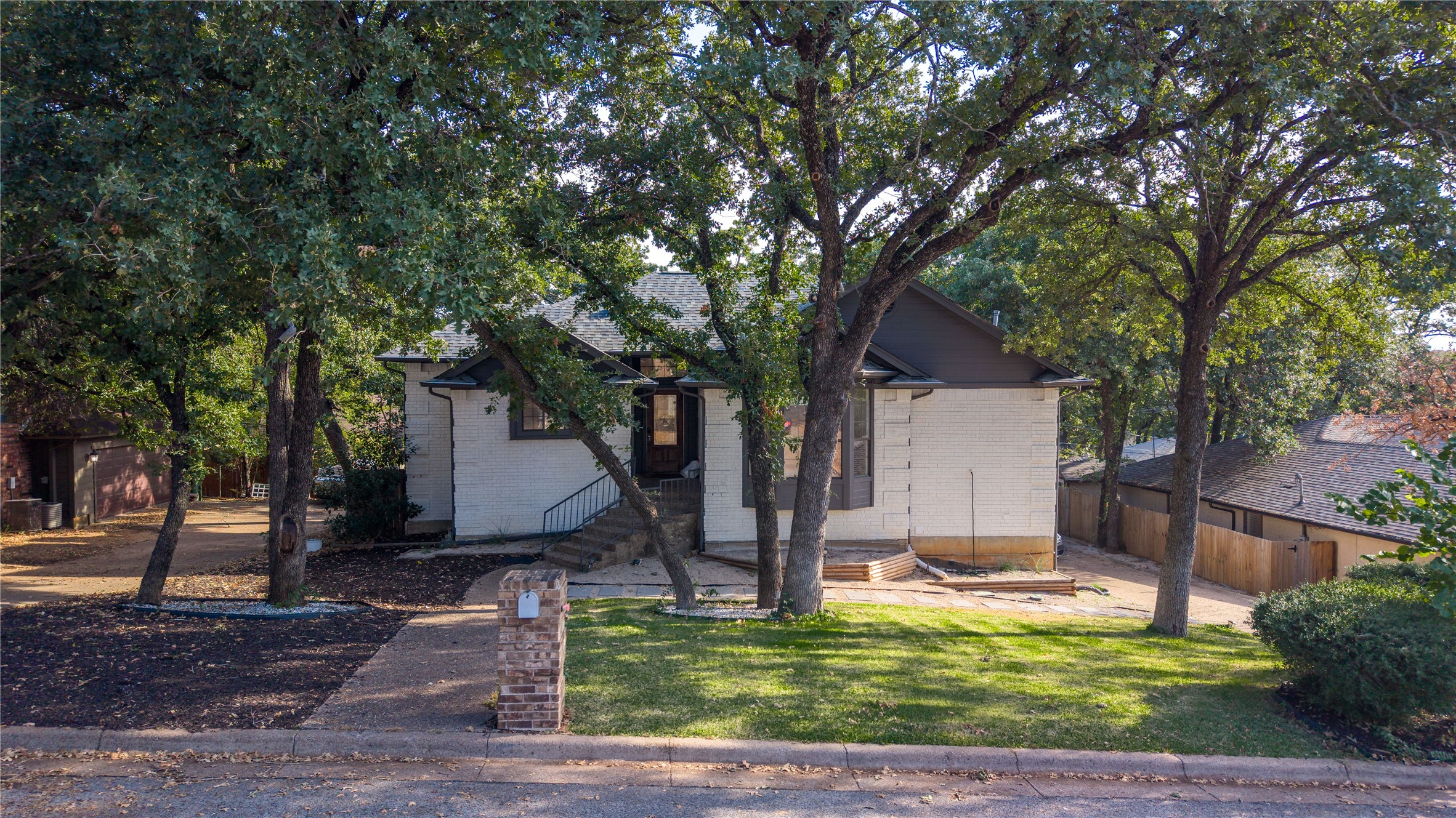 4404 Rain Forest Drive — photo