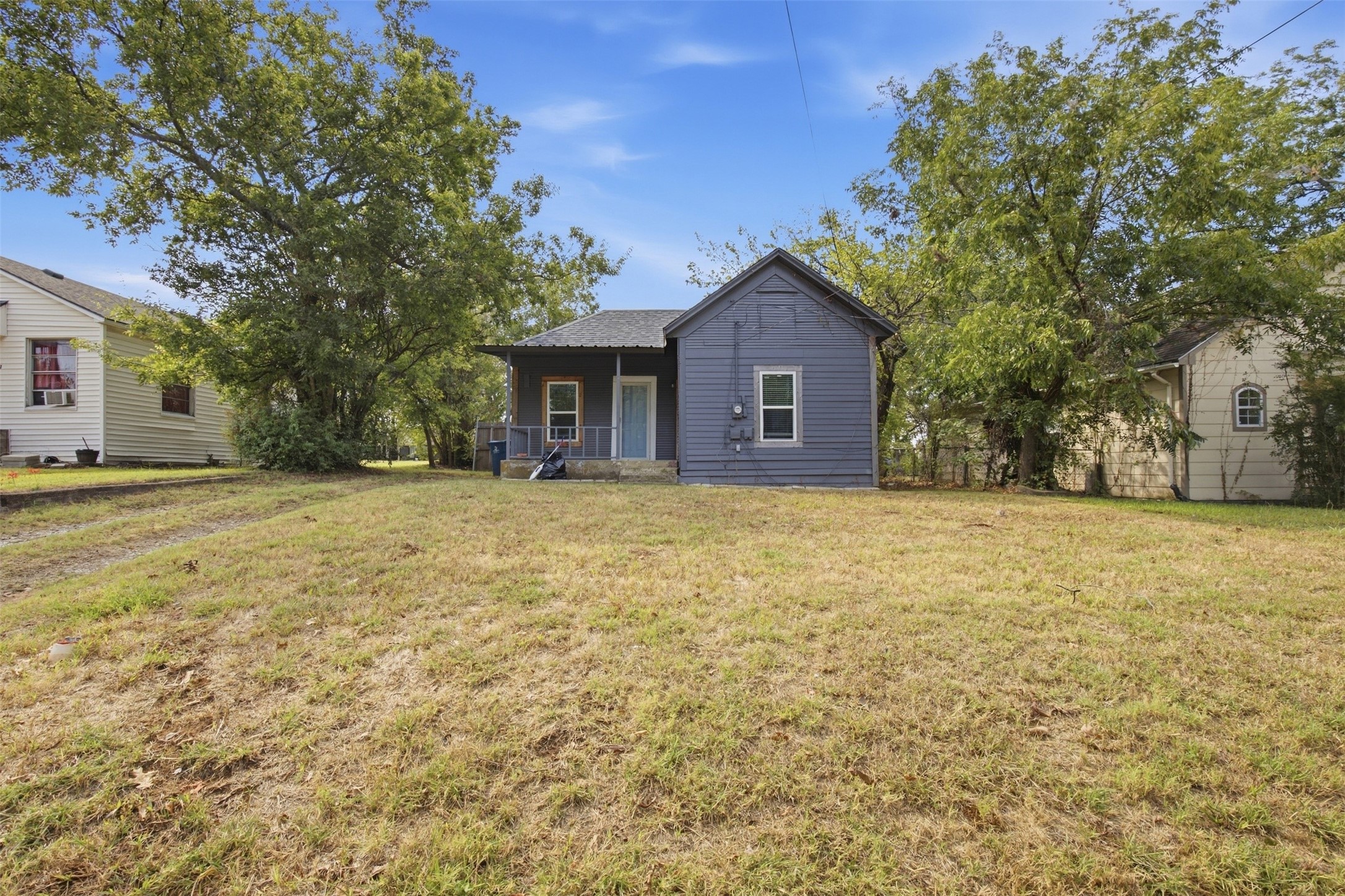 2222 W Bond Street — photo