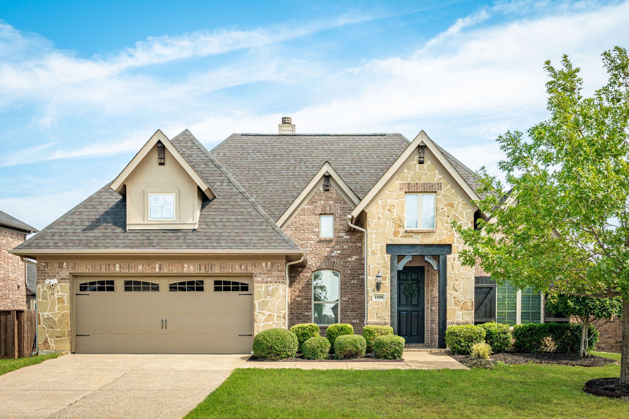 1100 Somerset Circle — photo