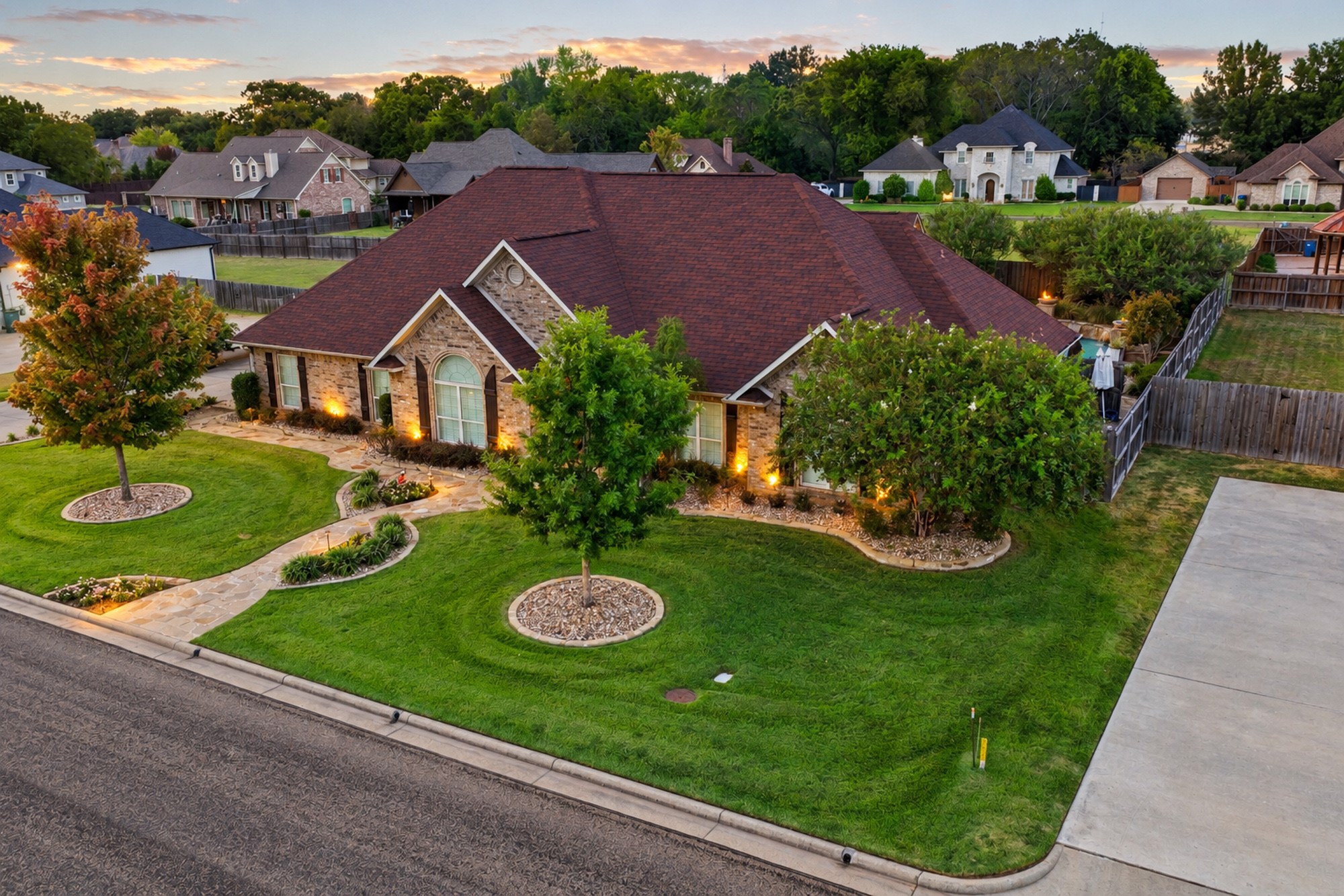 213 Devonshire, Mt Pleasant, TX 75455 — photo 2