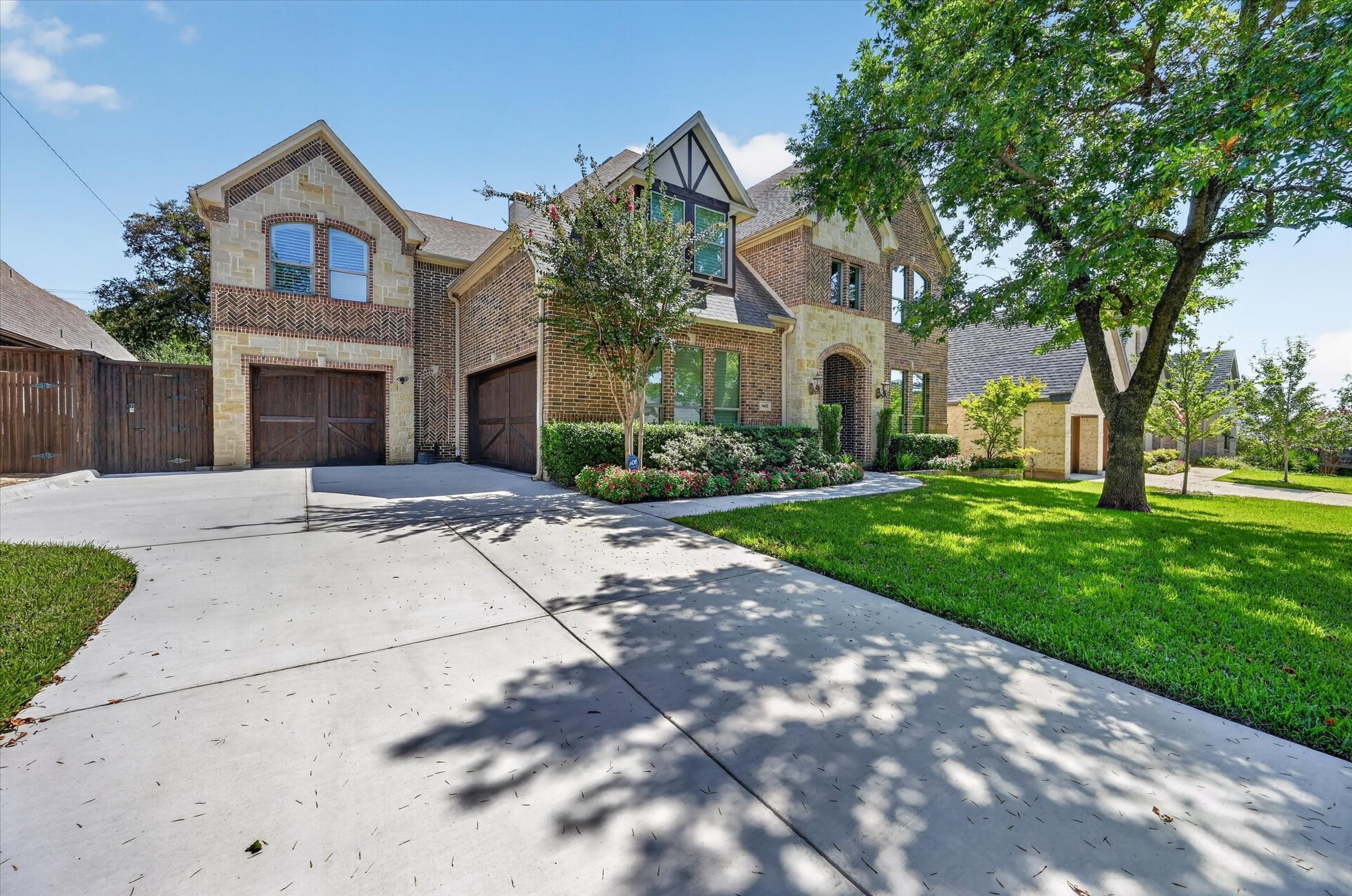9432 Thornberry Lane — photo