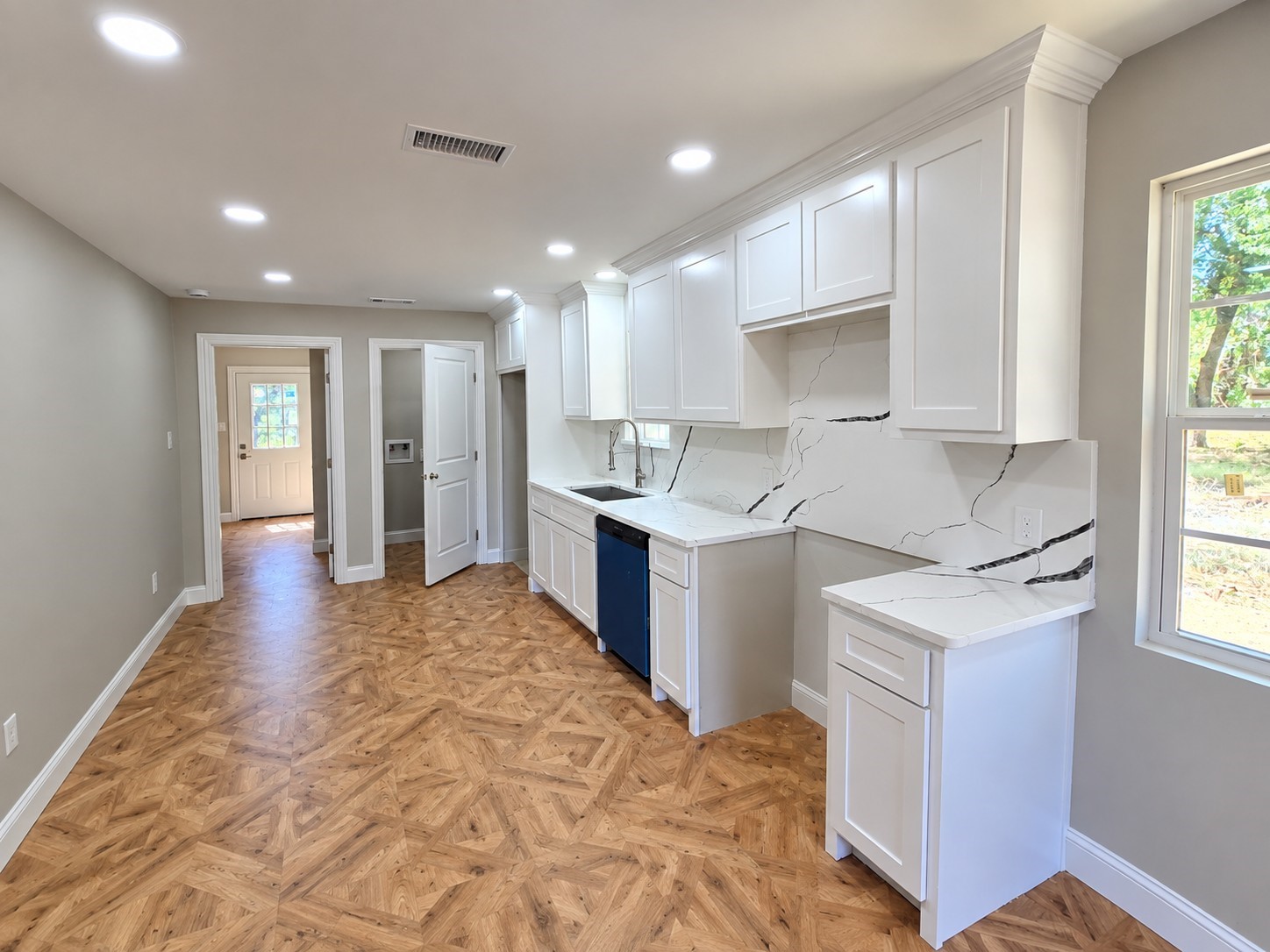 1128 W Bullock Street — photo