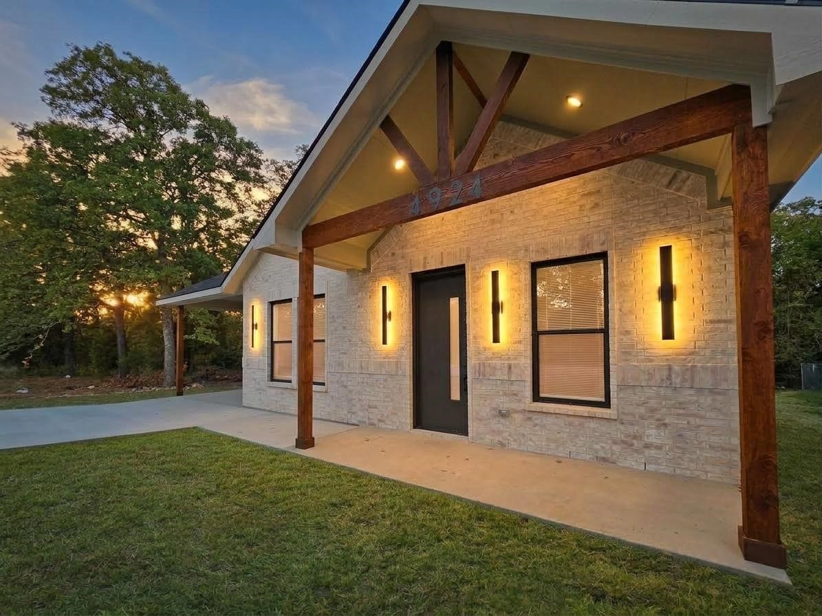 4924 Boca Chica — photo