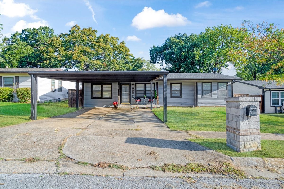 1721 Ridgewood Road — photo