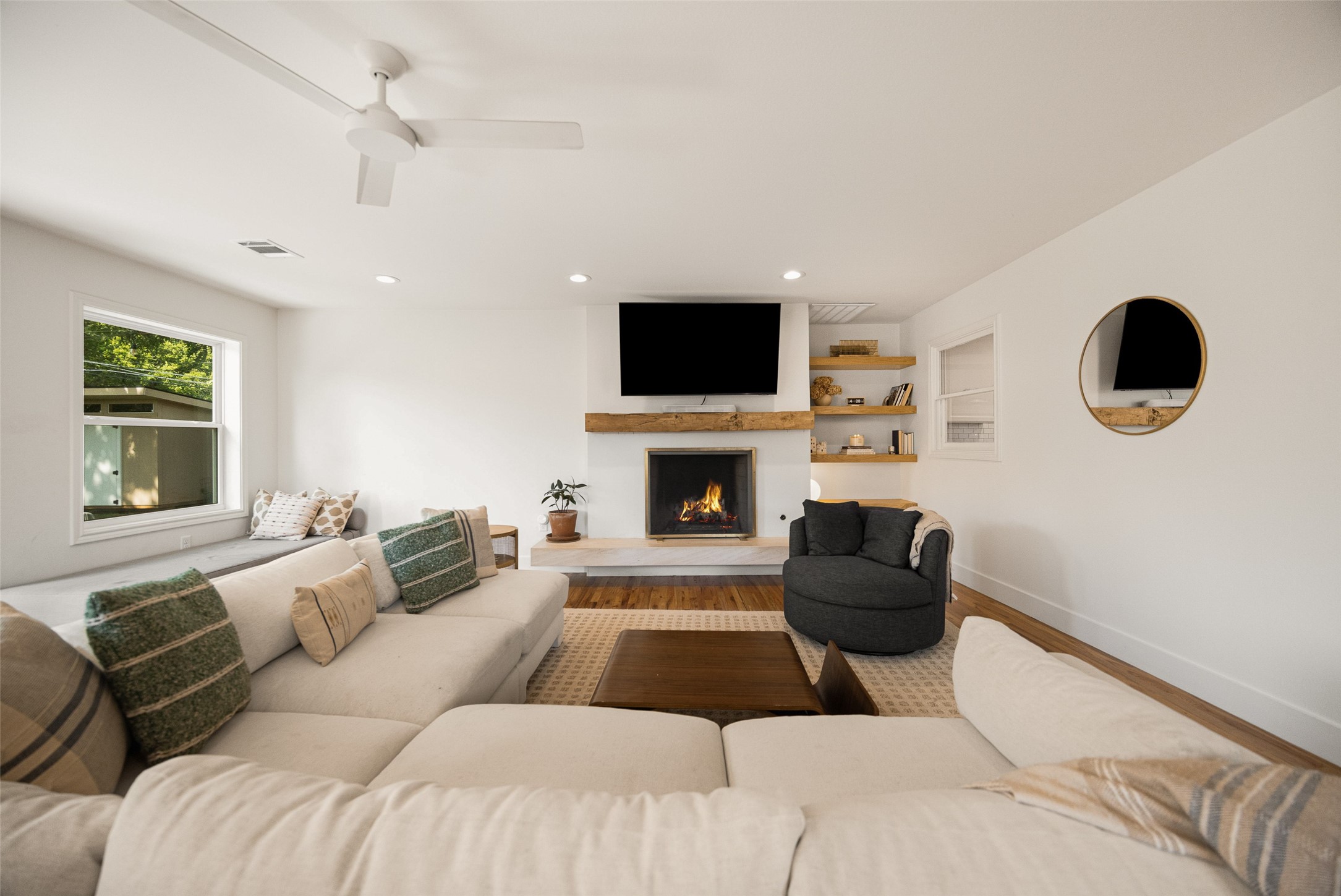 11207 Sinclair Avenue — photo