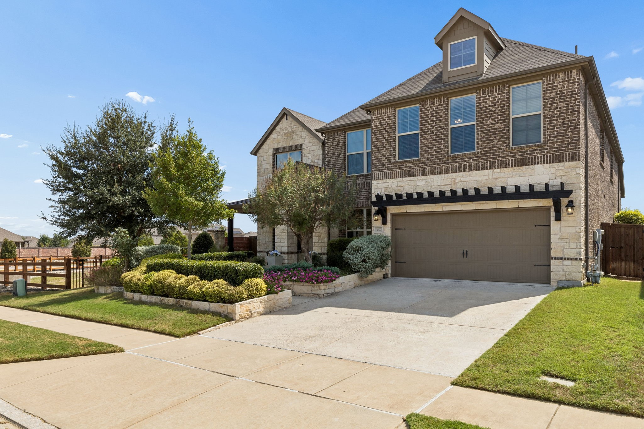 3707 Roth Drive — photo