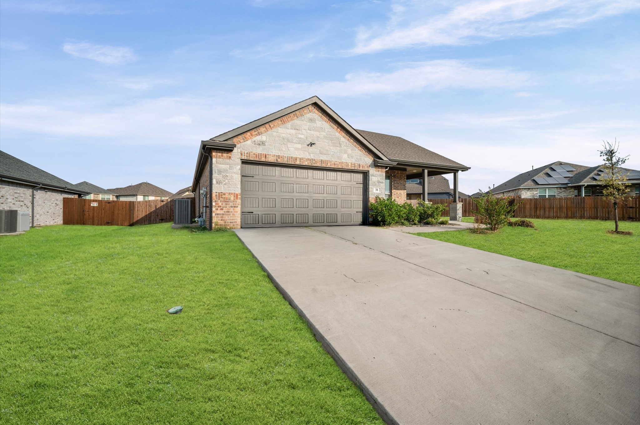38 Mockingbird Lane, Sanger, TX 76266 — photo 2