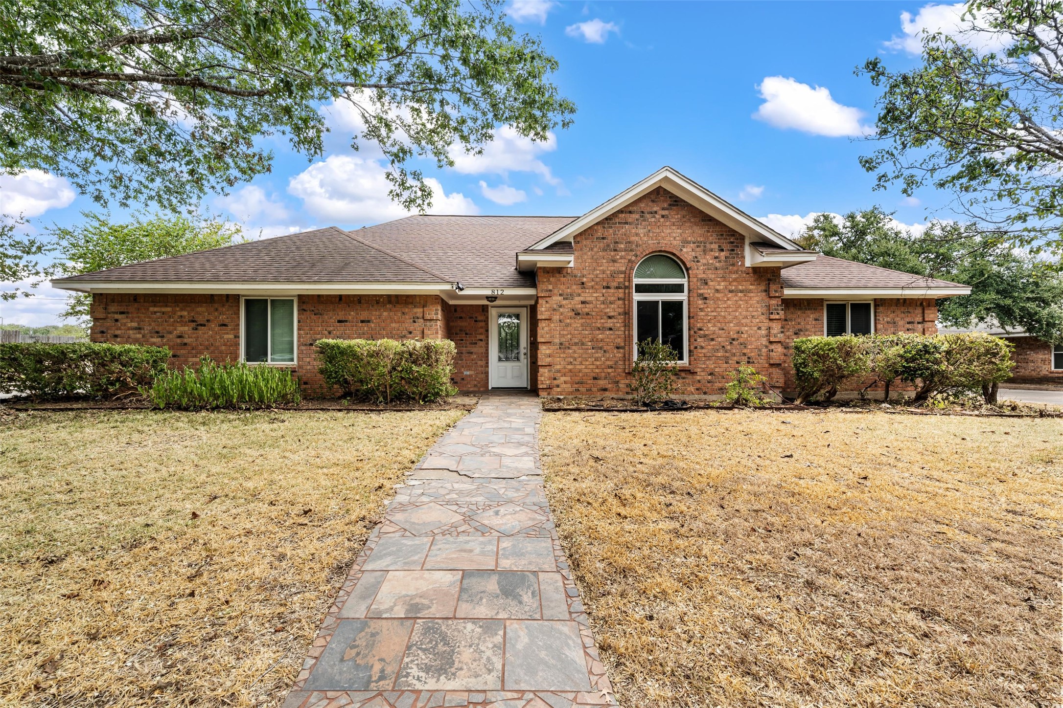 812 Regina Drive — photo