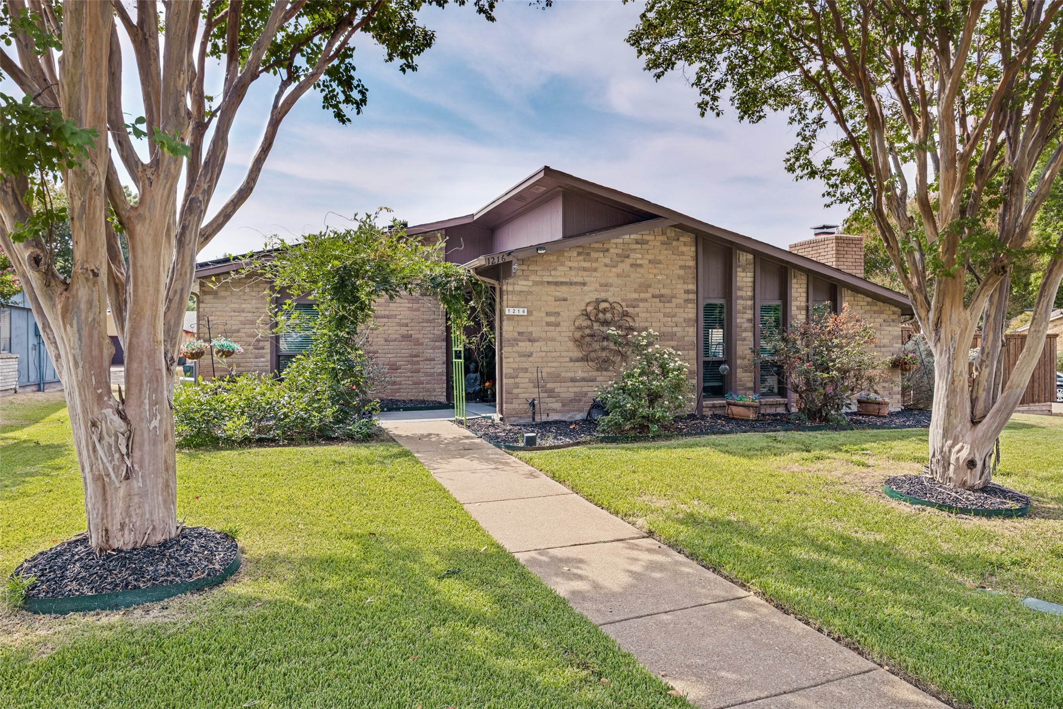 1216 Lombardy Drive — photo