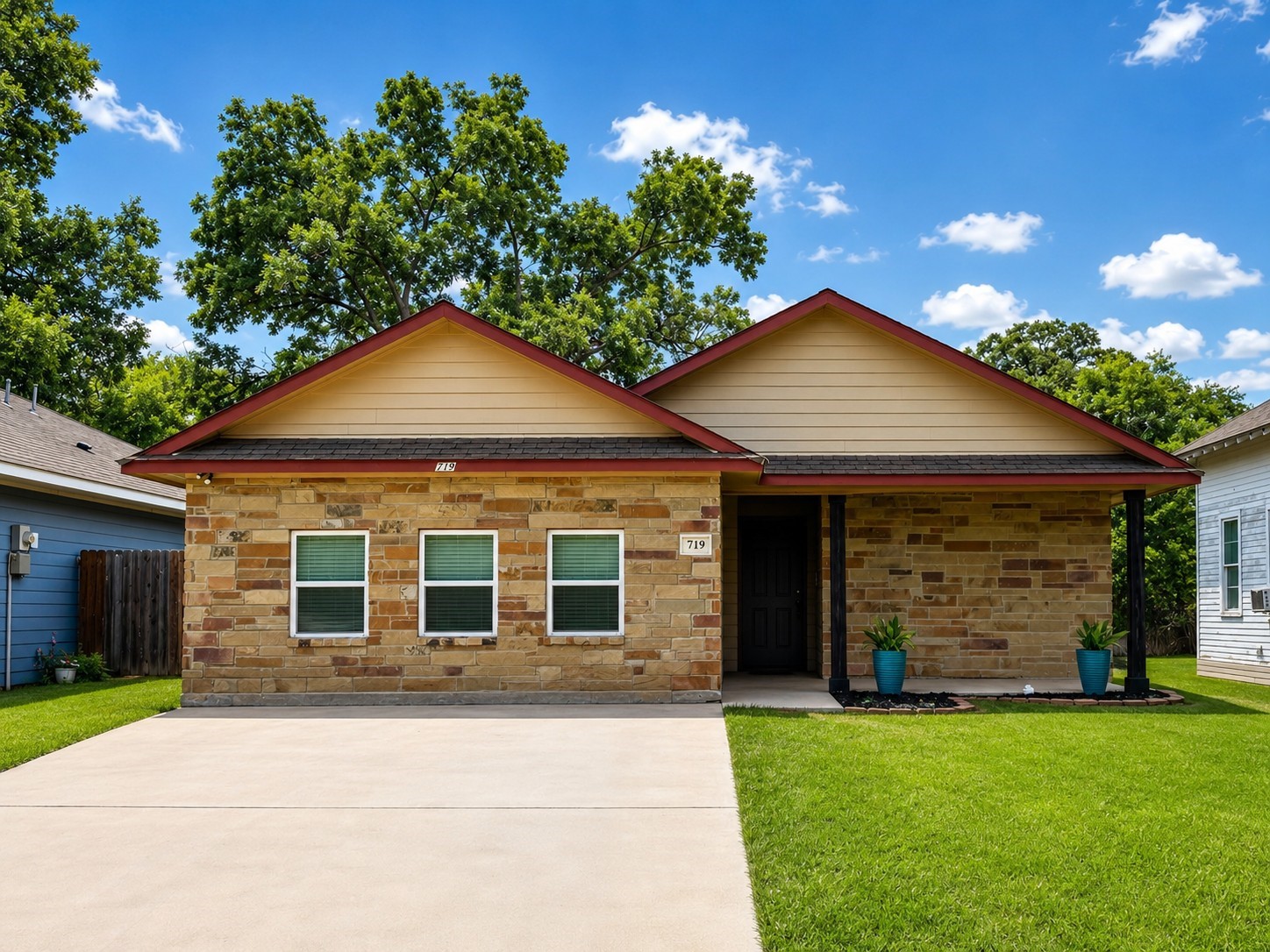 719 E 6th Street — photo