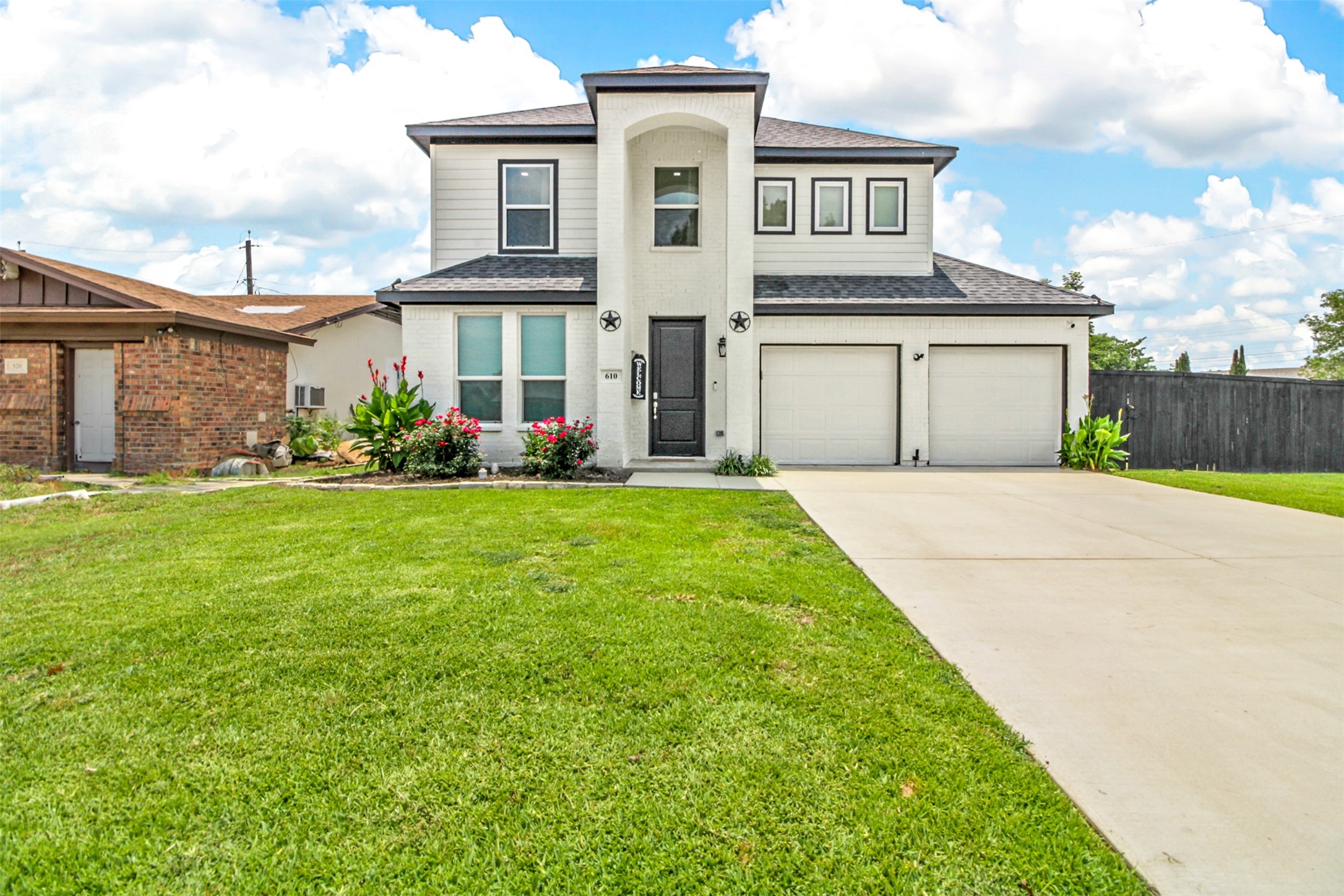 610 Parker Circle — photo