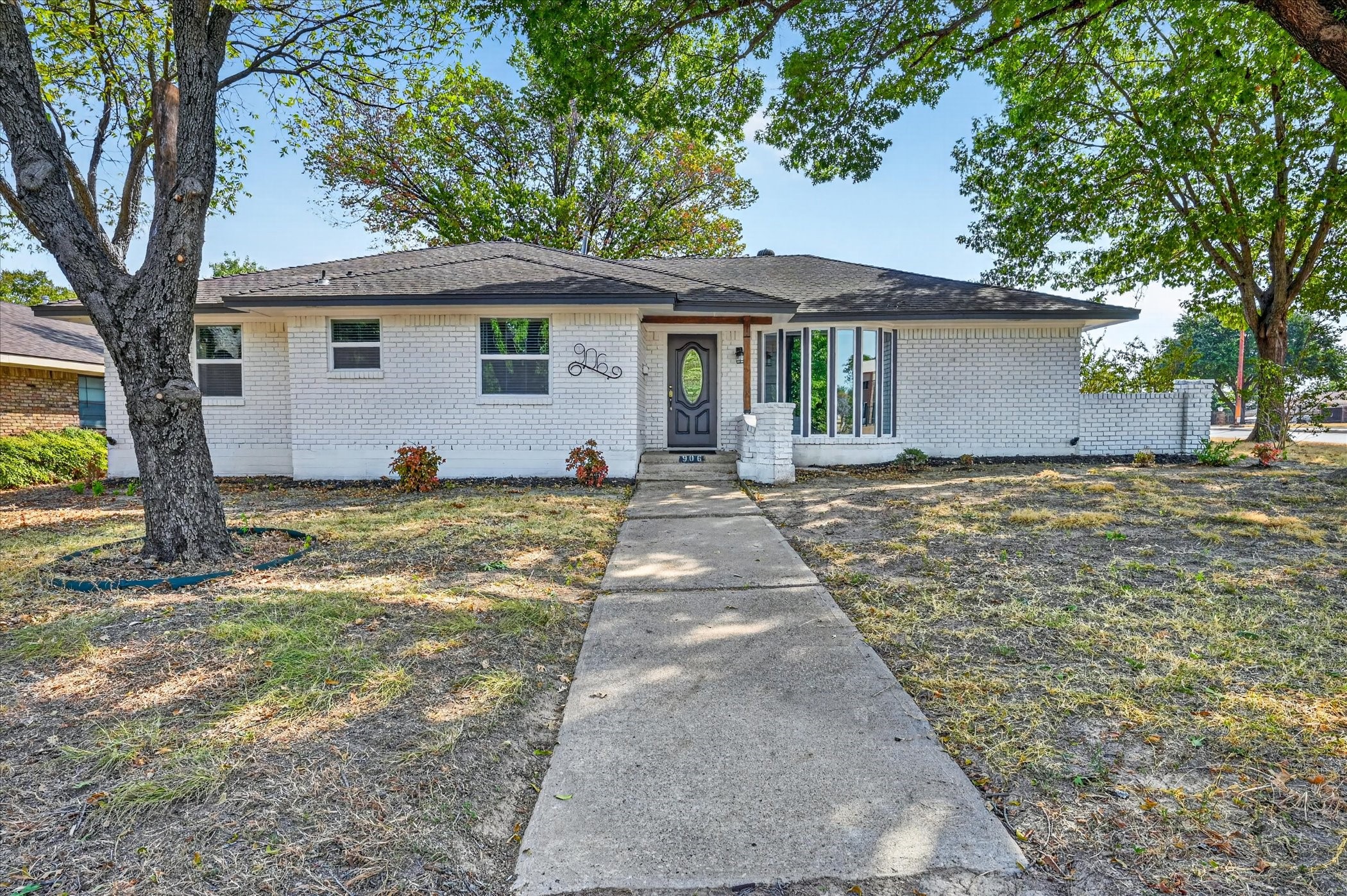 906 Pinedale Lane — photo